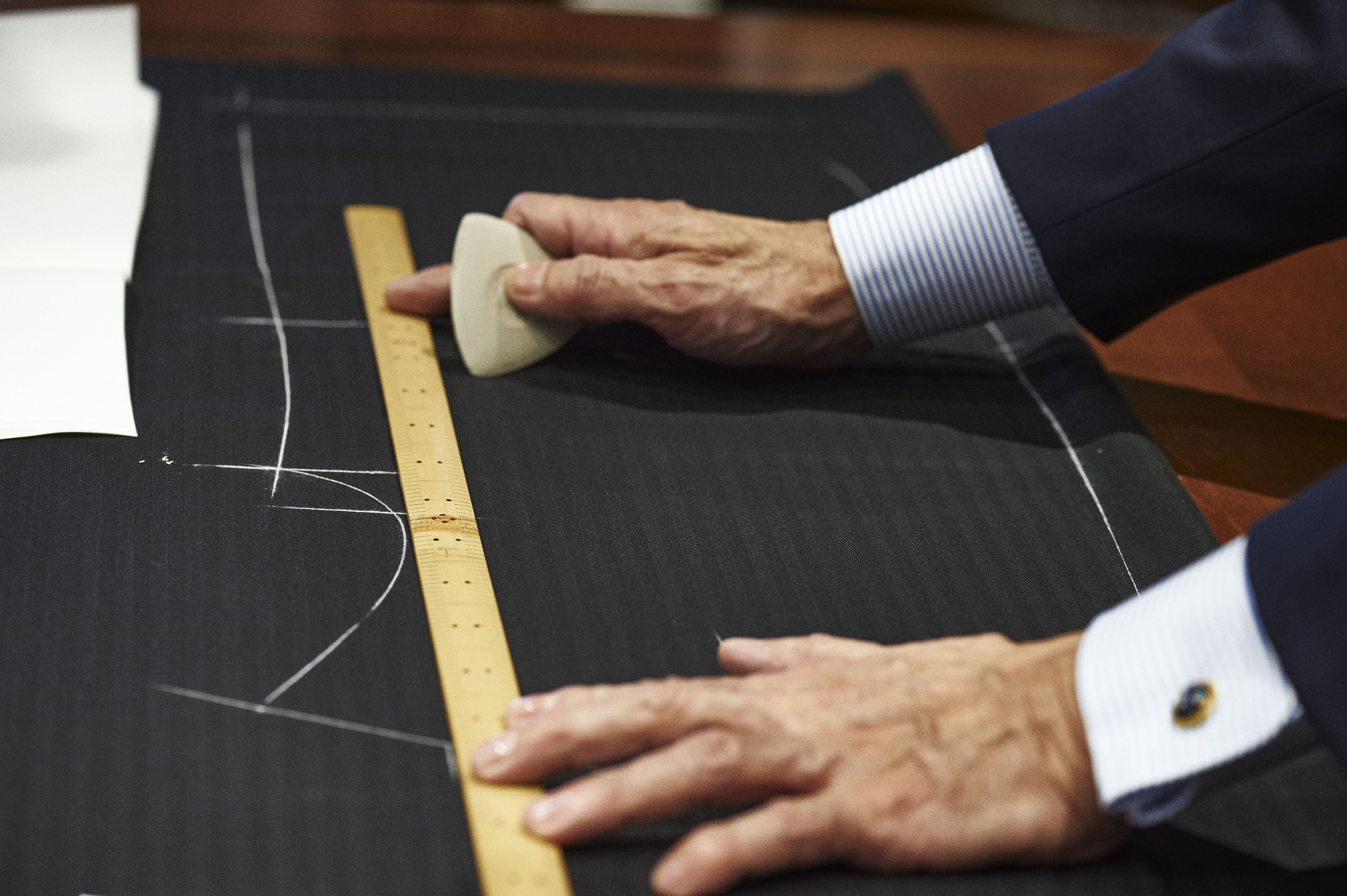 STEP6 生地裁断 - Fabric cutting