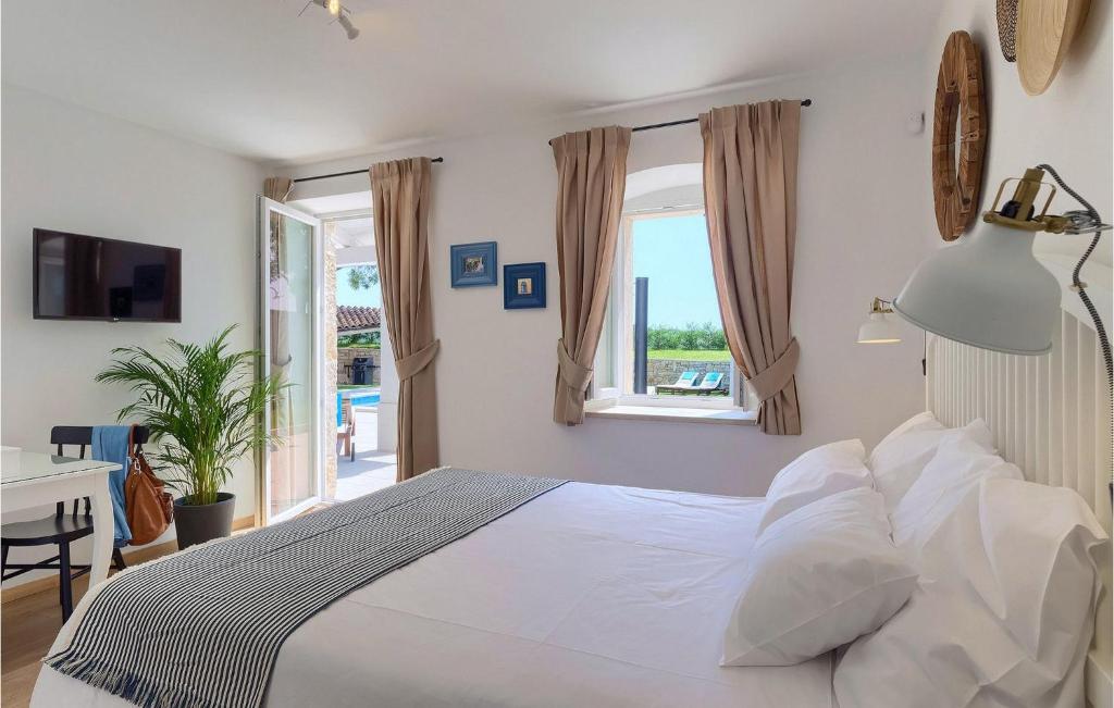 Master bedroom with pool view