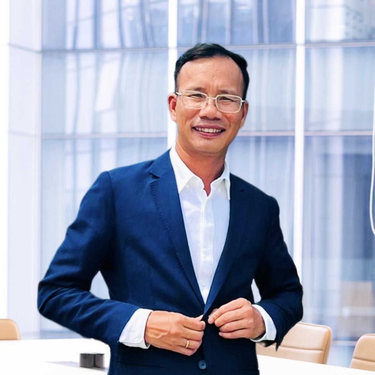 Mr Robinson - CEO