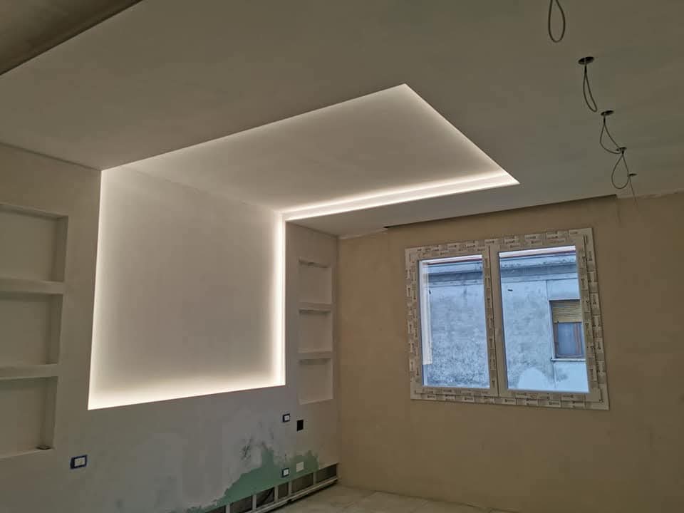 Controsoffitto con illuminazione LED perimetrale