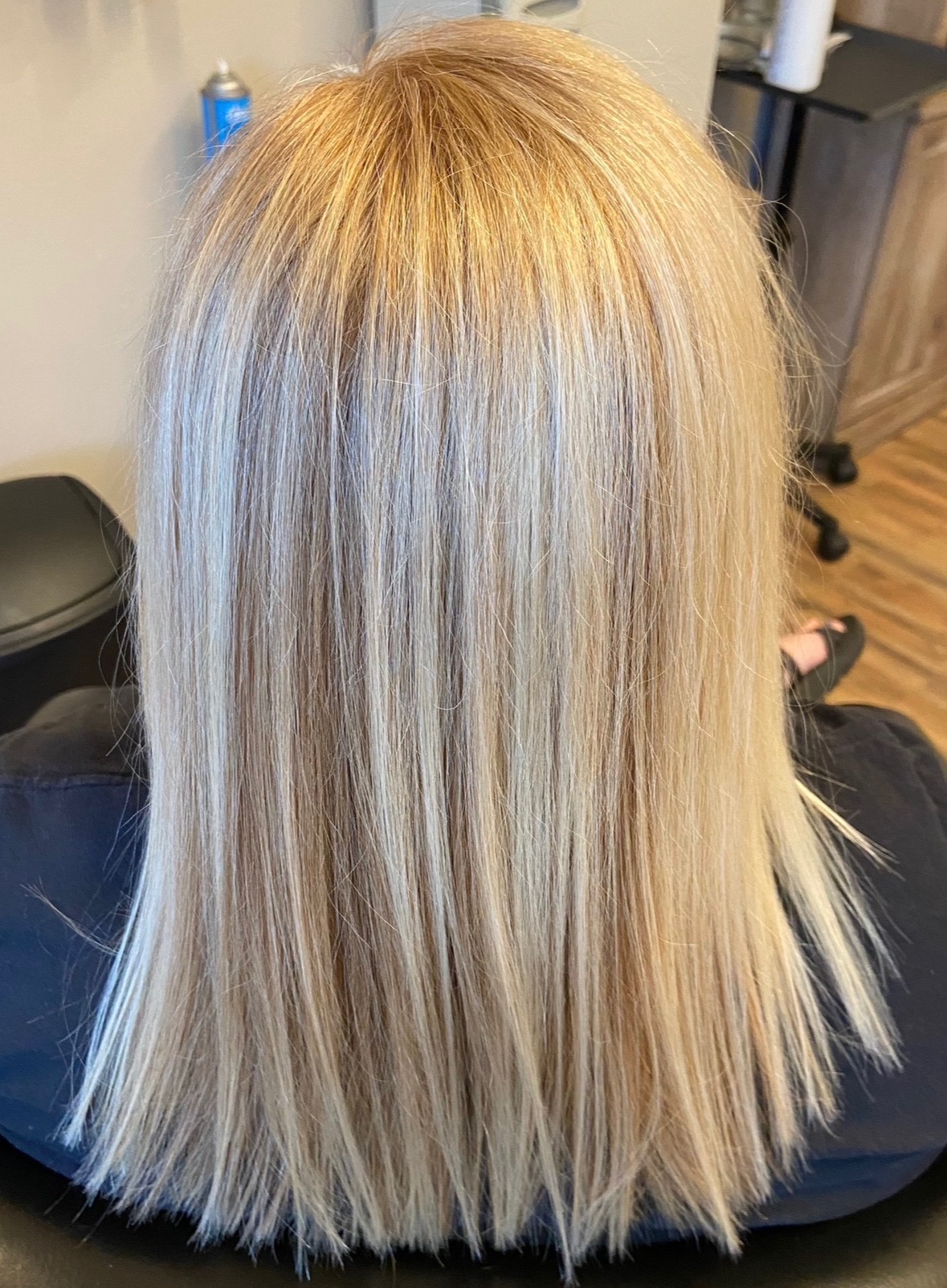 Straight blonde with dimensional highlights