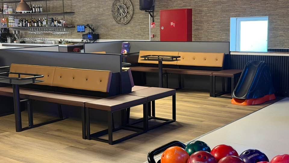 Casual bowlinglounge