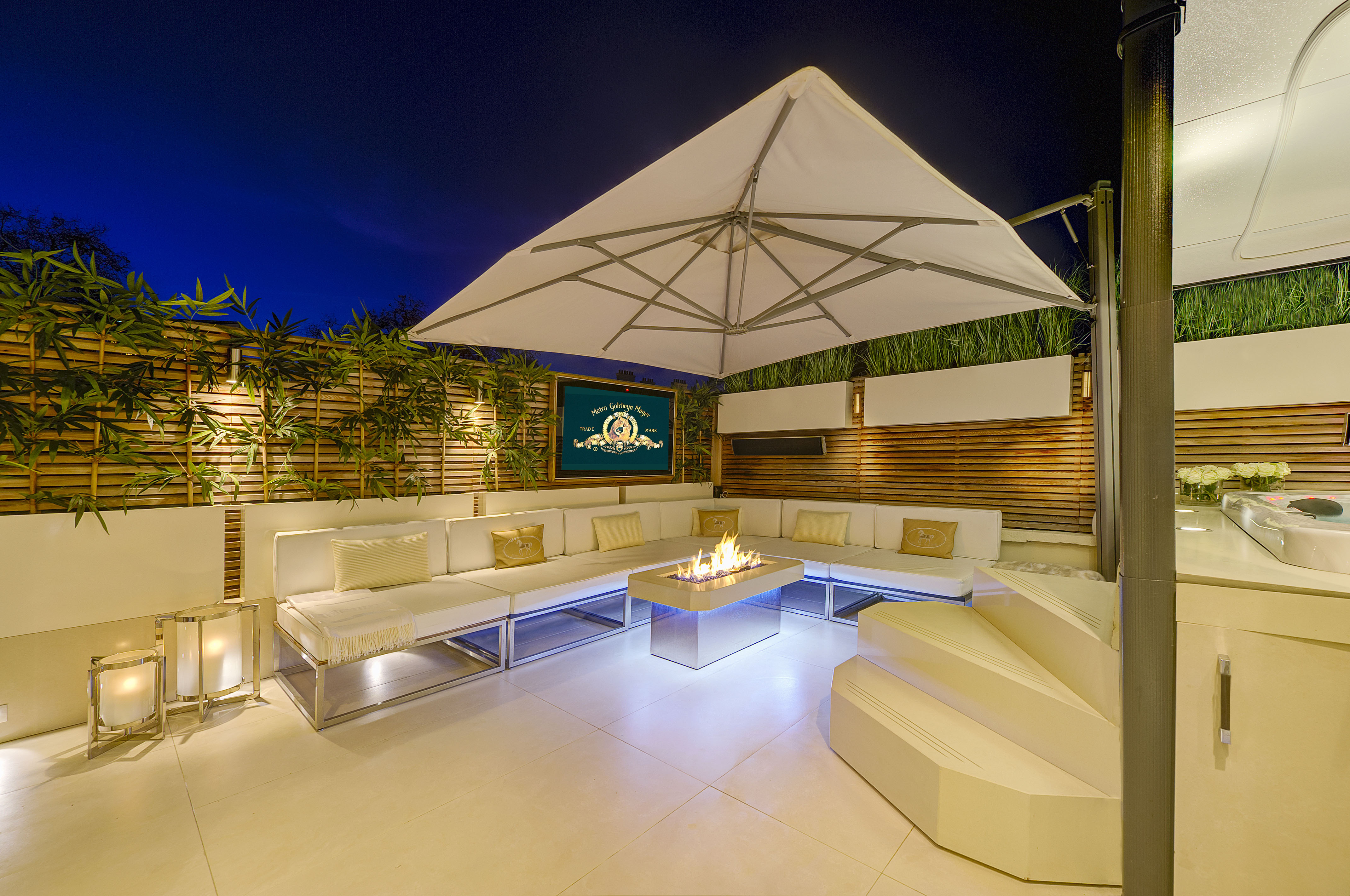 Kensington Mews House - Outdoor Entertainment