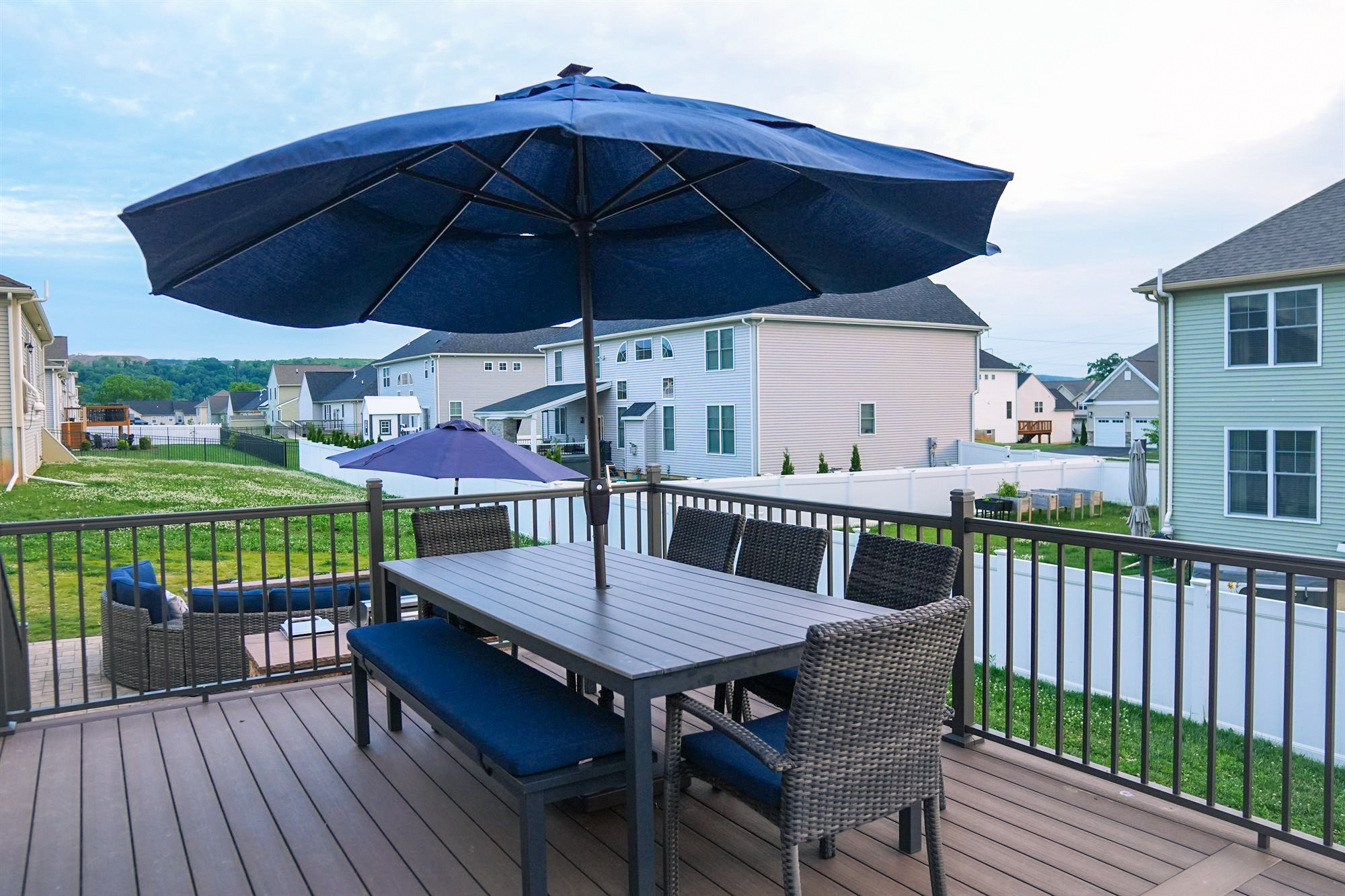 Backyard Deck, Patio & Outdoor Kitchen Retreat - Image 6