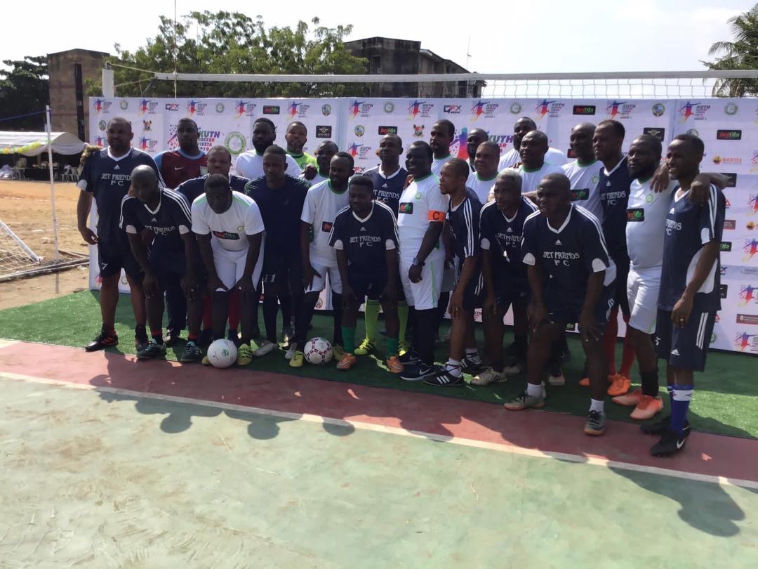 Large group photo with Jet Friends FC and KUTH teams