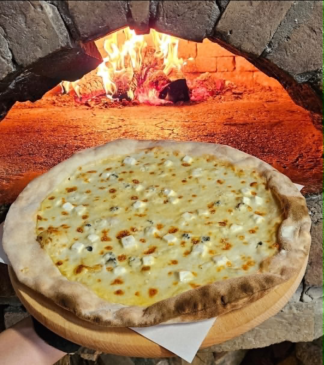 Pizza Cztery Sery - pizza rzymska Sigma Smash