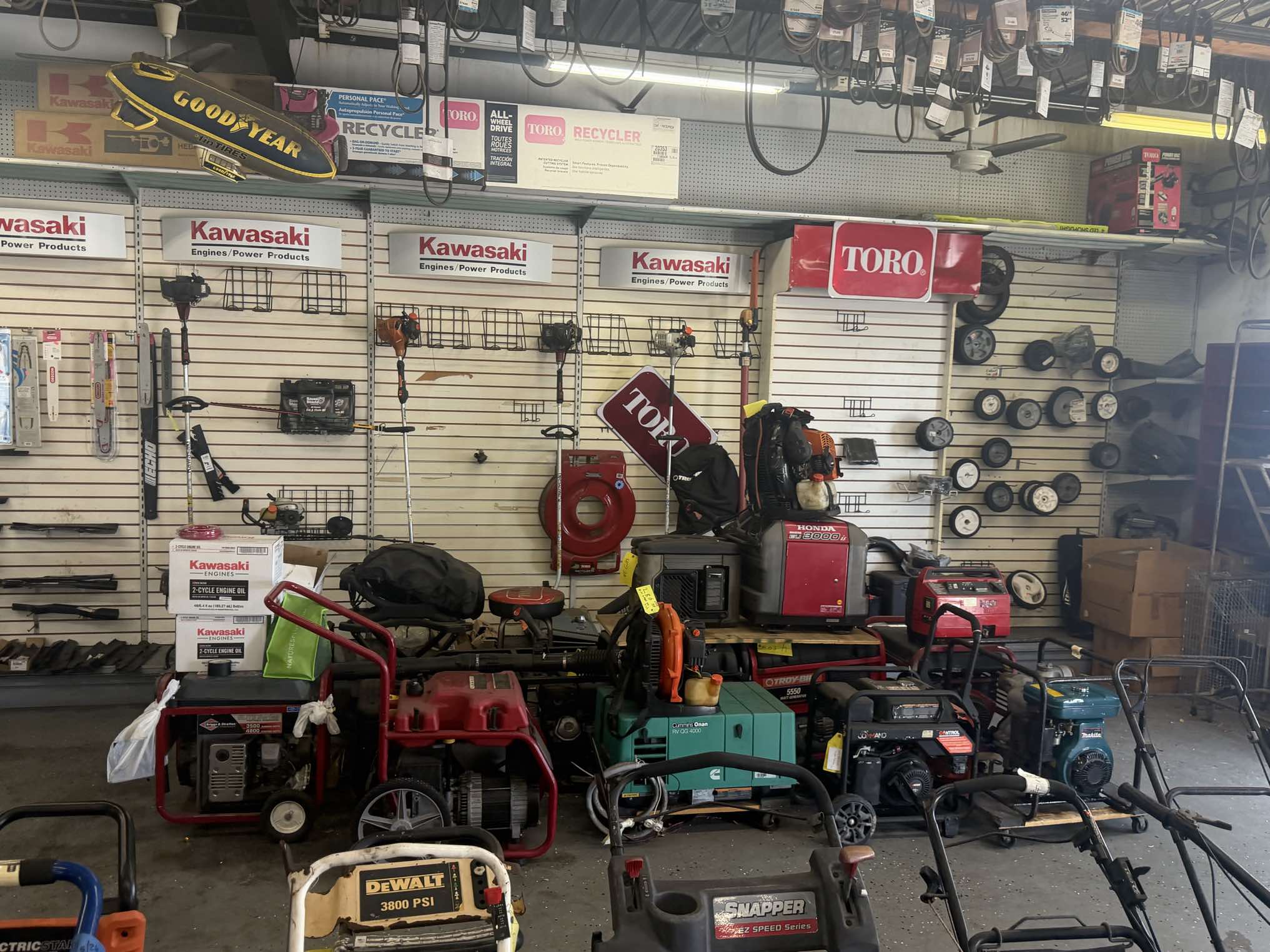 Generator collection featuring Honda, Kawasaki and Onan portable generators