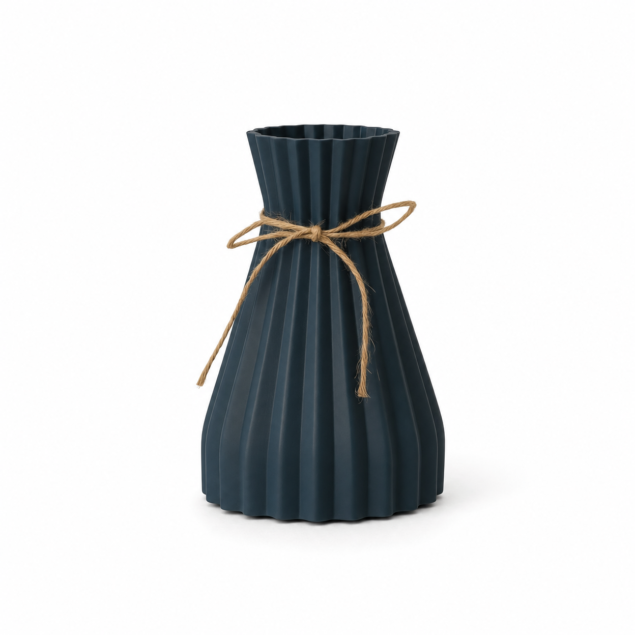 Тёмно-синяя рифлёная ваза с джутовой завязкой