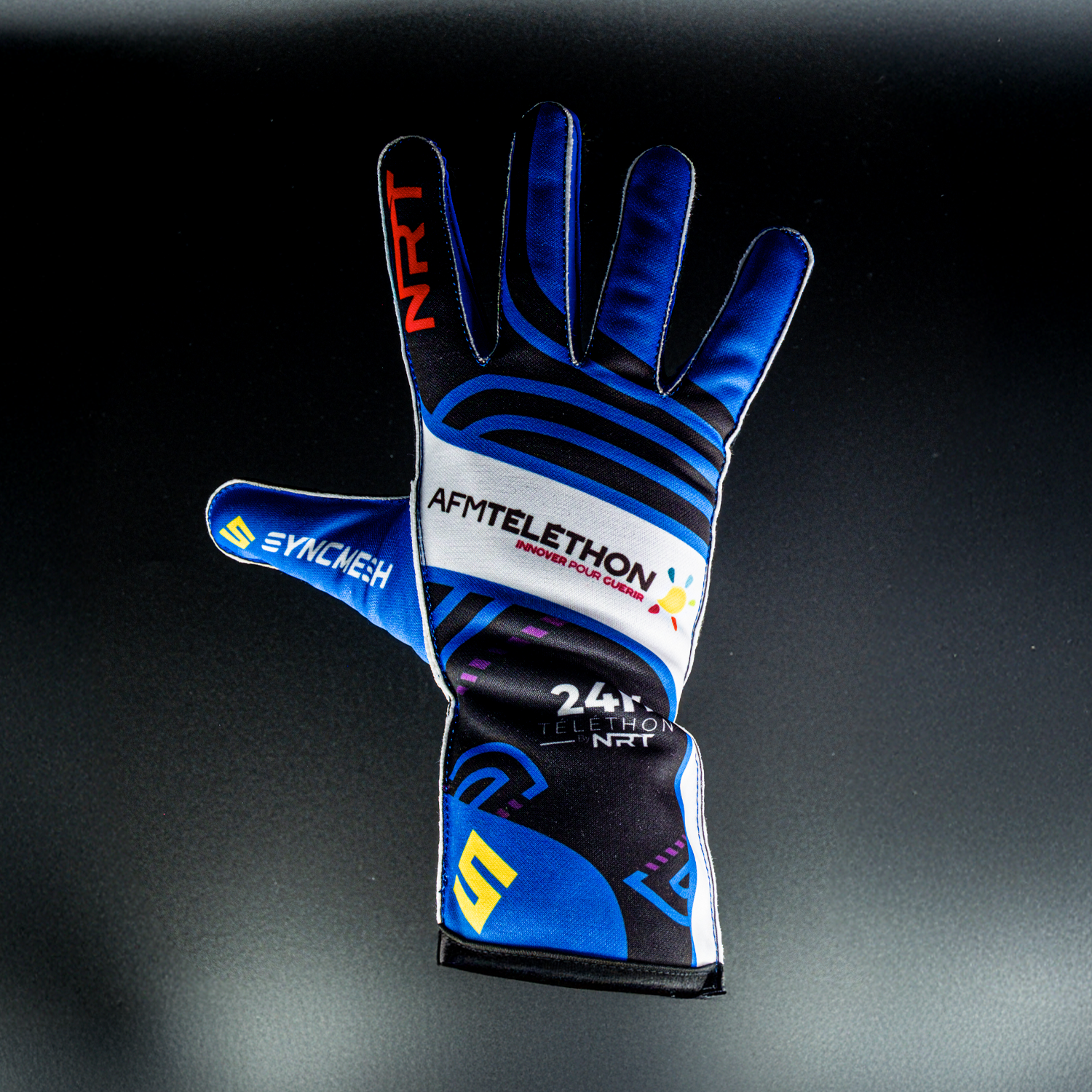 AFM Telethon custom racing gloves with blue and white design