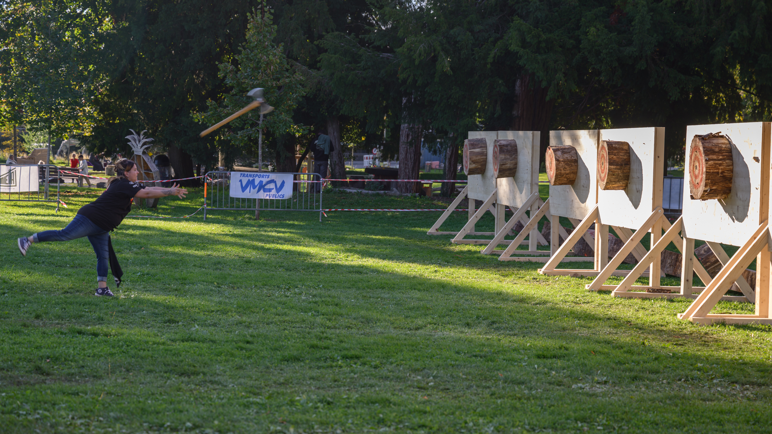 Lancer de hache vers les cibles