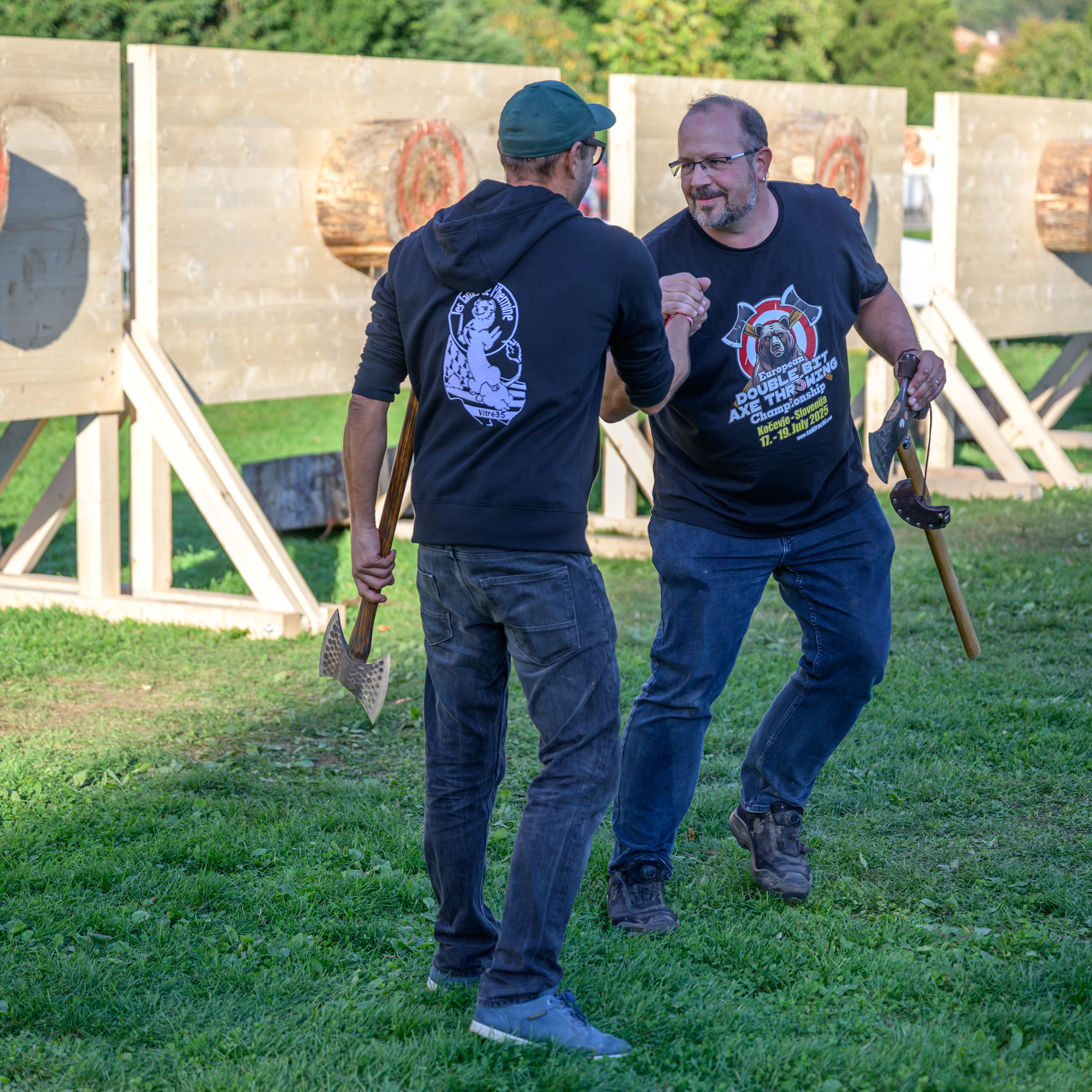 Check entre deux lanceurs devant les cibles