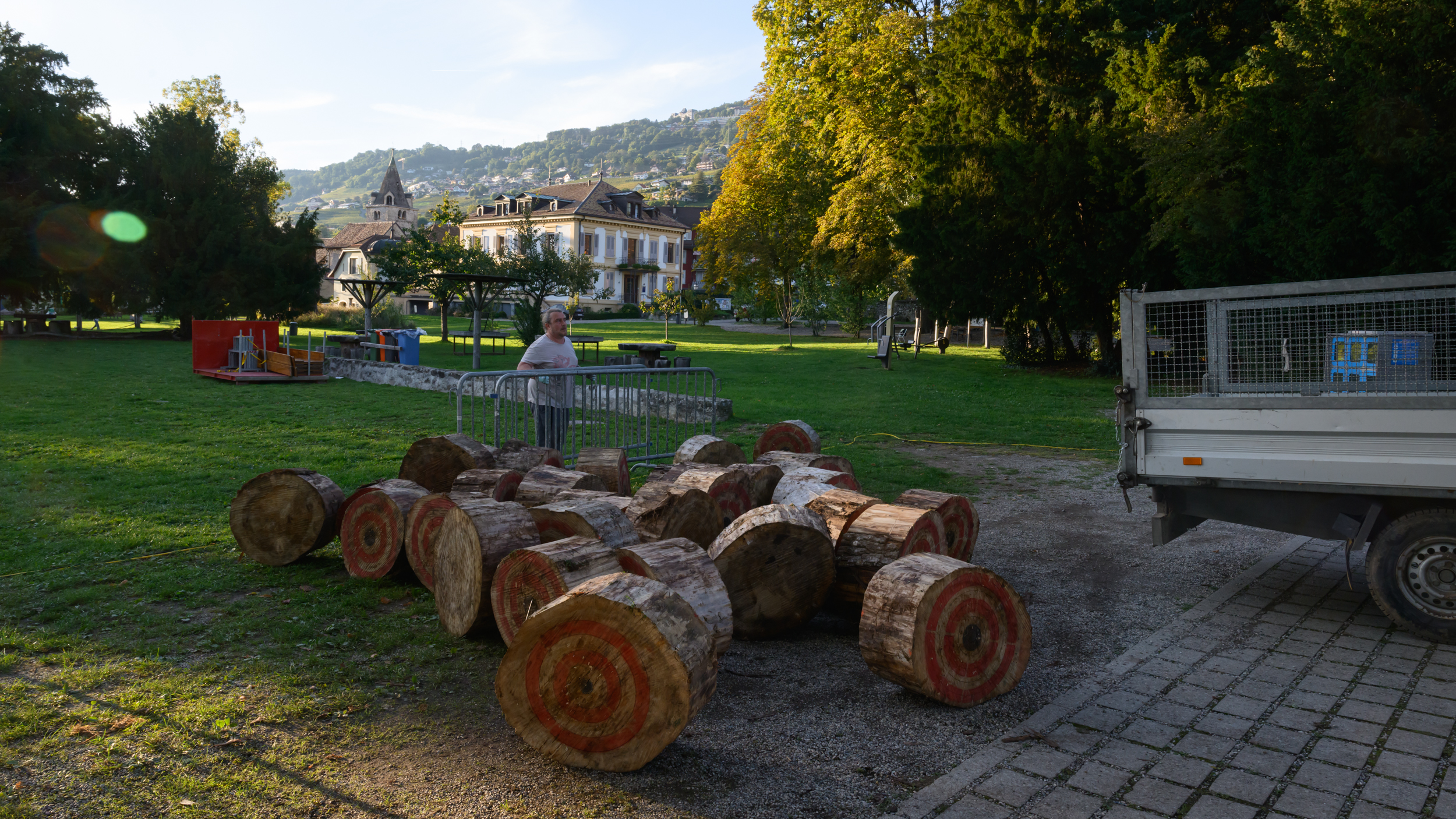 Cibles en bois au Parc Charlie Chaplin