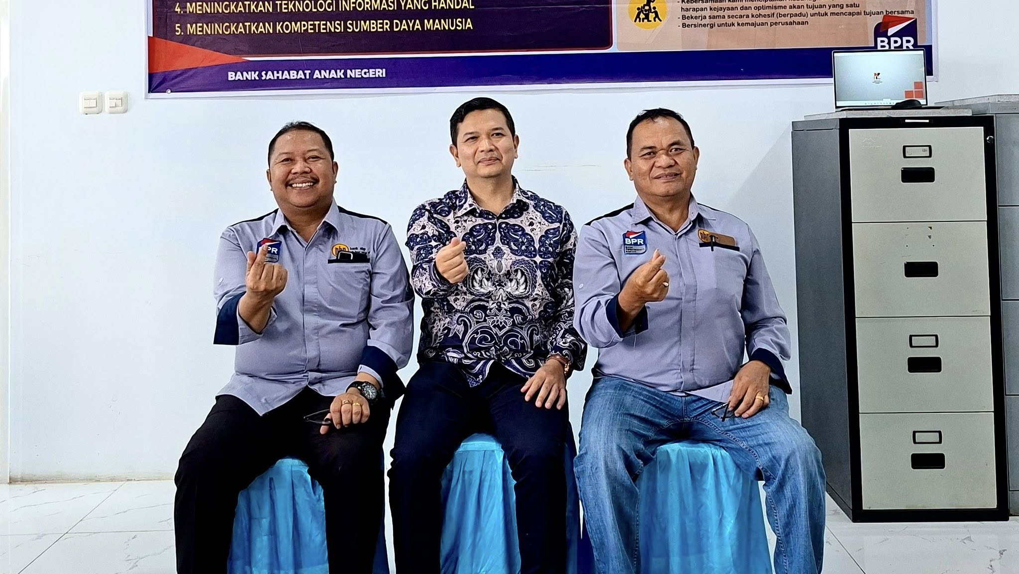 BPR Karya Parhuta Sipirok Raih Penghargaan BPR Terbaik 2024