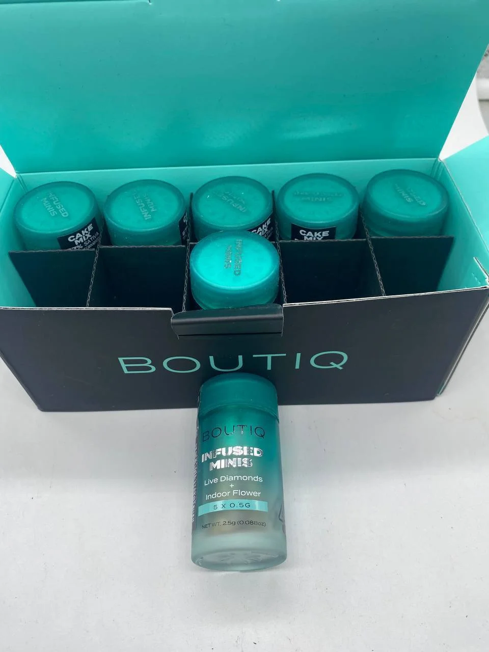 Boutiq Pre Roll Infused Minis | Live Resin + Indoor Flowers