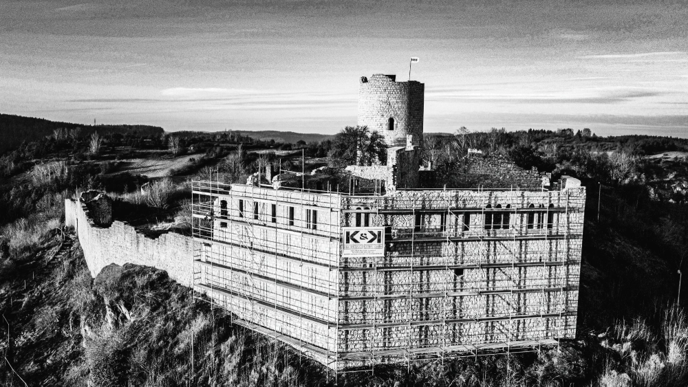 Sondergerüst an der Burg Kallmünz zur Denkmalsanierung — K&K Spezialgerüstbau, Gerüstbau Denkmalschutz Bayern