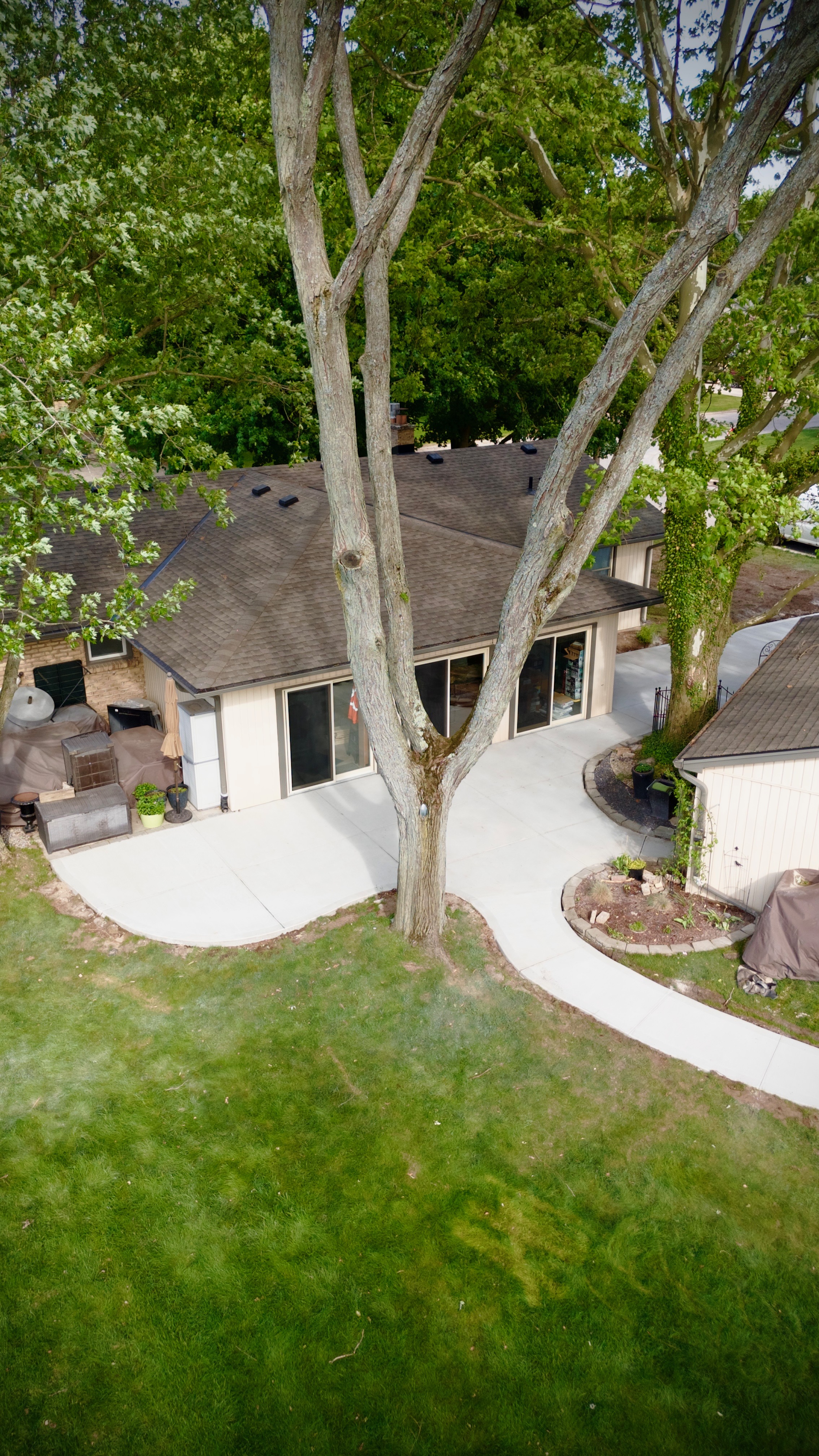 Aerial view of curved concrete patio — Limestone Concrete Ltd