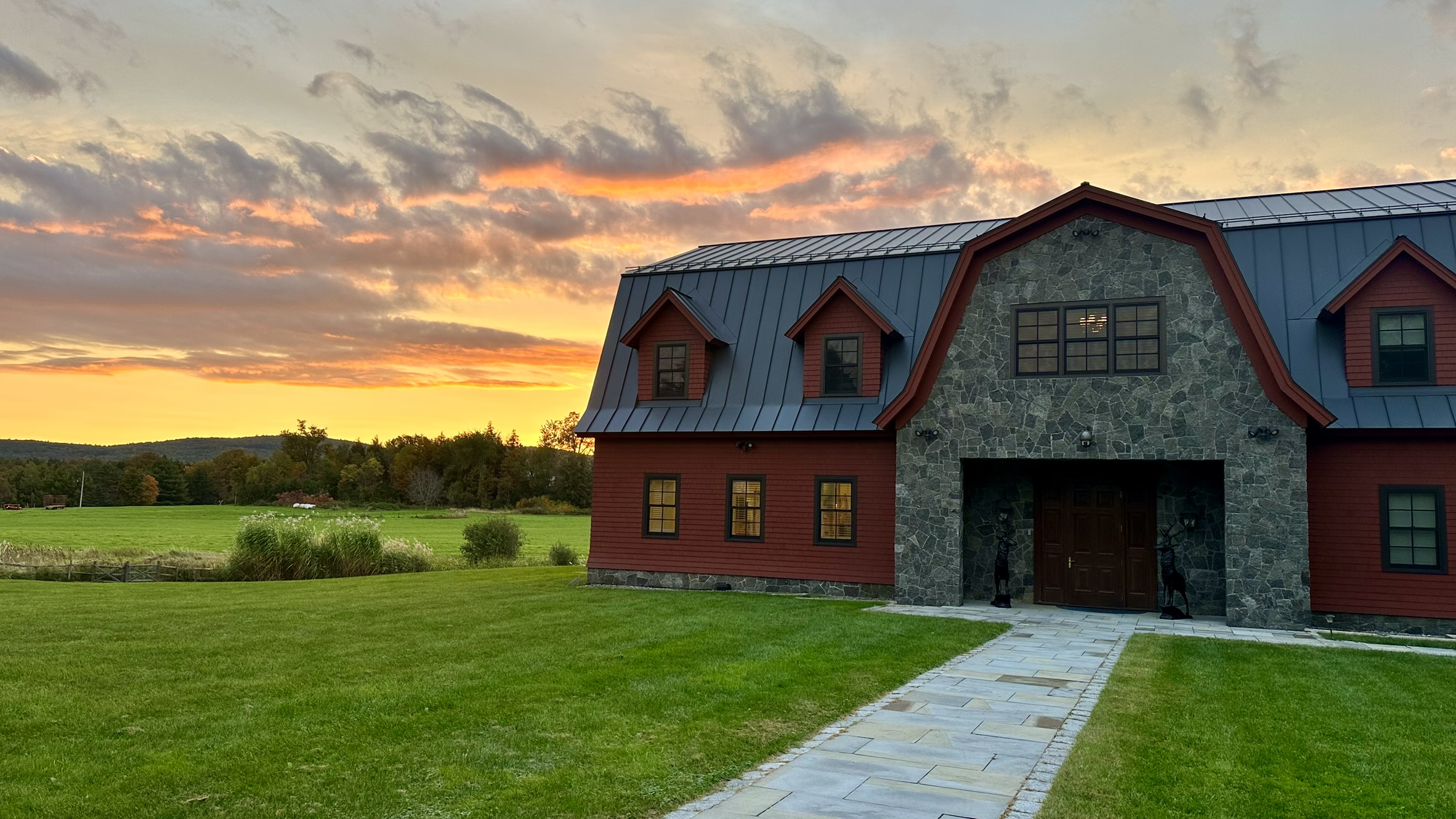 Monarch Manor - Image 2