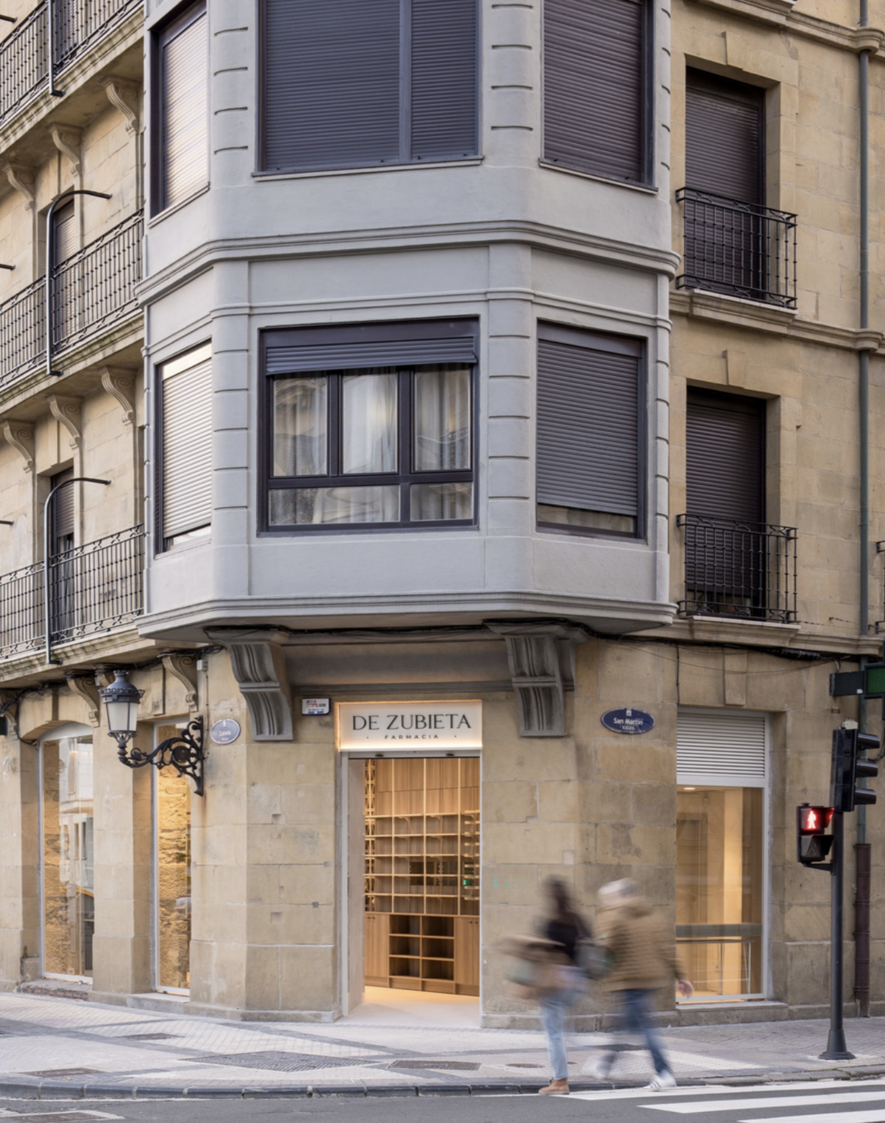 Fachada de De Zubieta Farmacia en Donostia / San Sebastián.