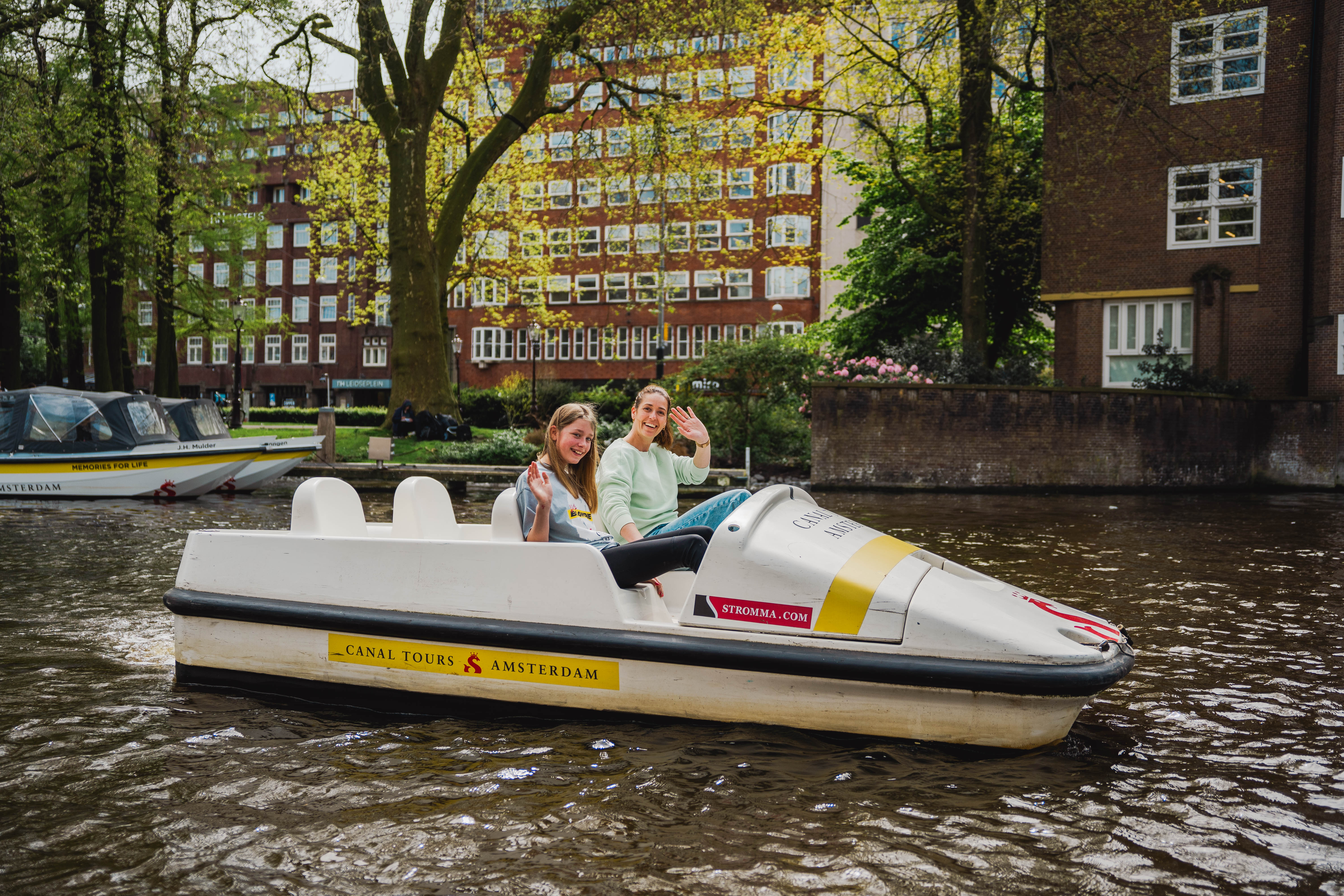 Waterfietsen (Pedal Boats) Amsterdam 5