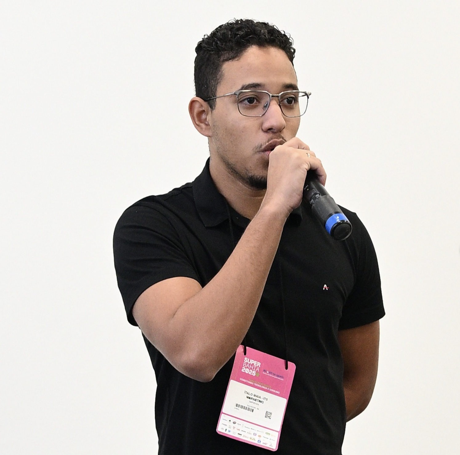 Ítalo Maia palestrando na Super Bahia 2025 representando a IT5