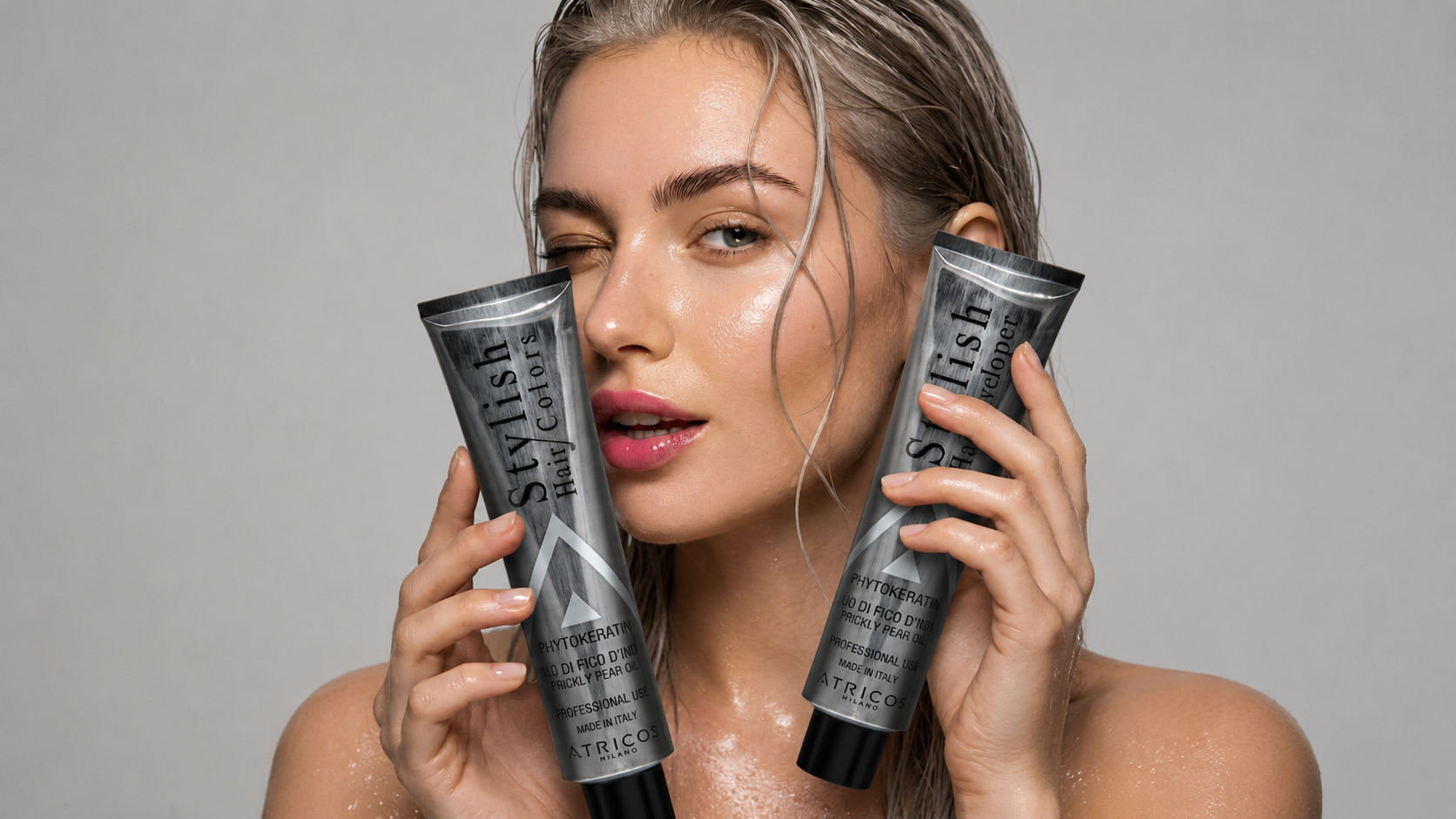 Modelo profesional con productos Atricos Stylish Color
