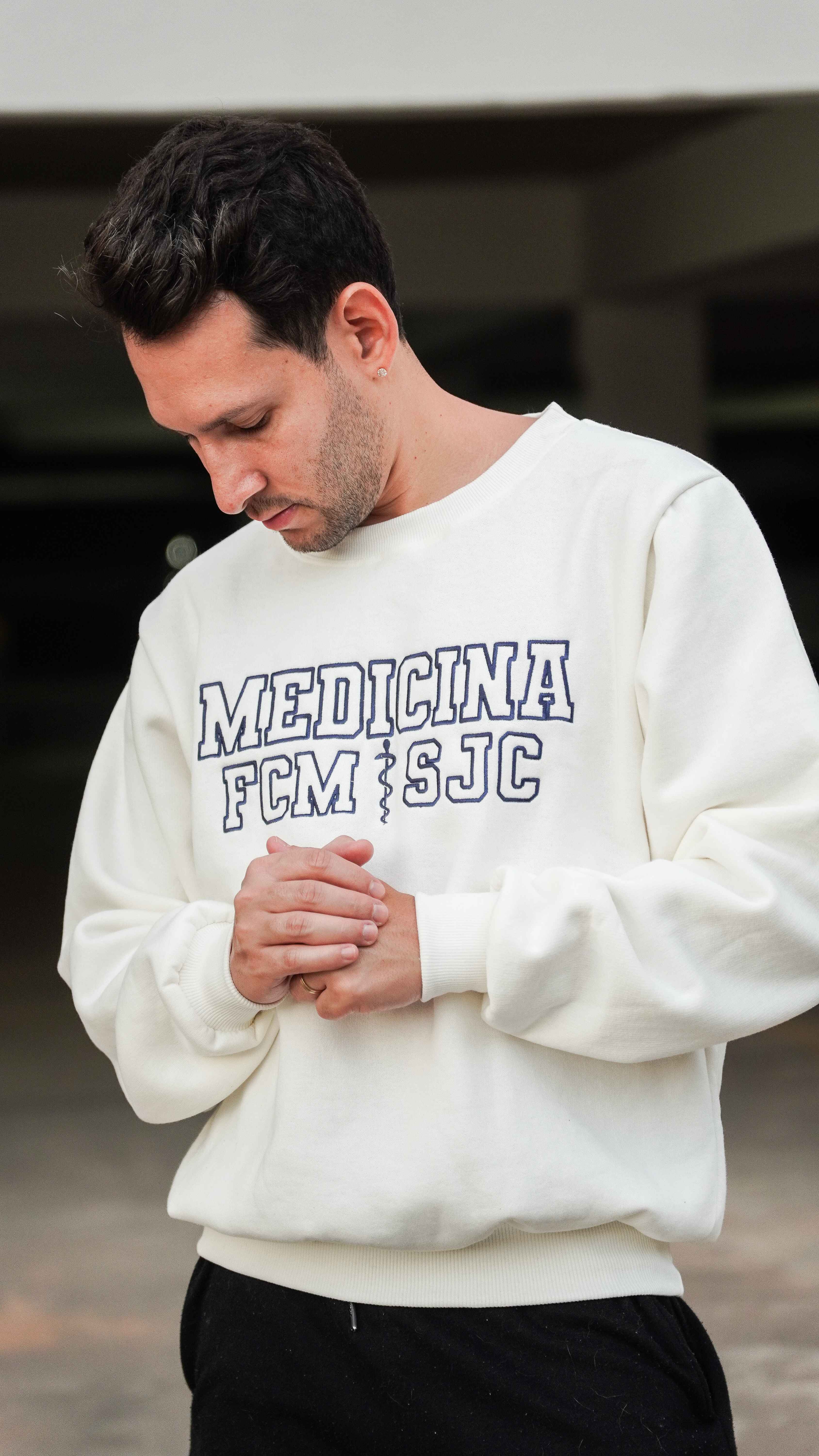 Moletom off-white com bordado Medicina FCM SJC