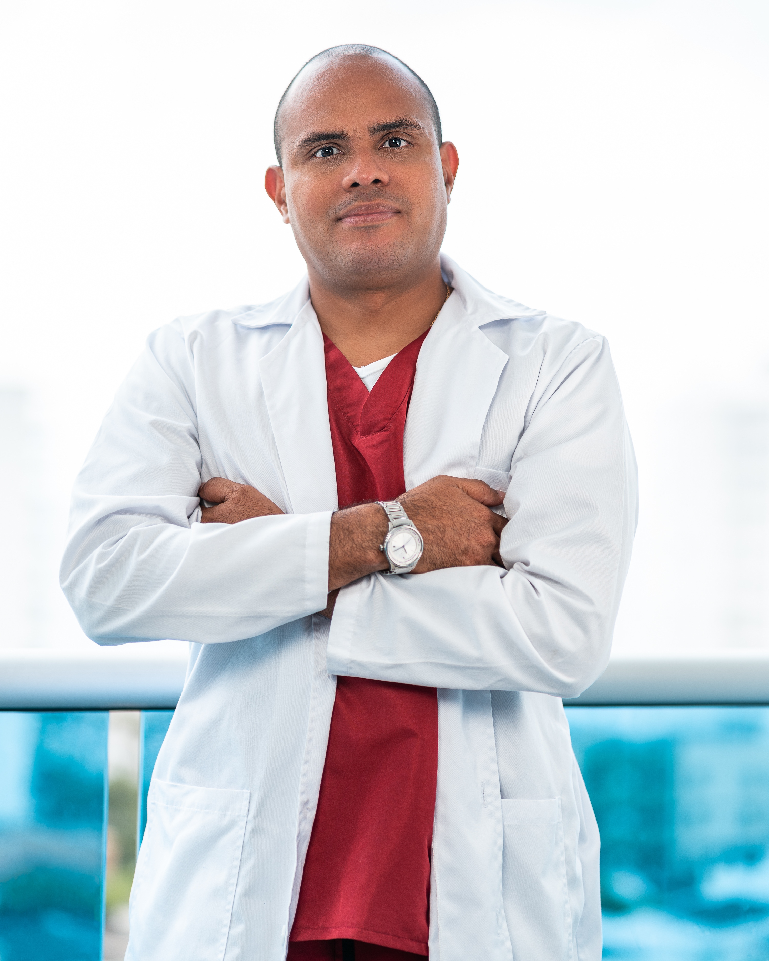 Dr. Luis Velásquez