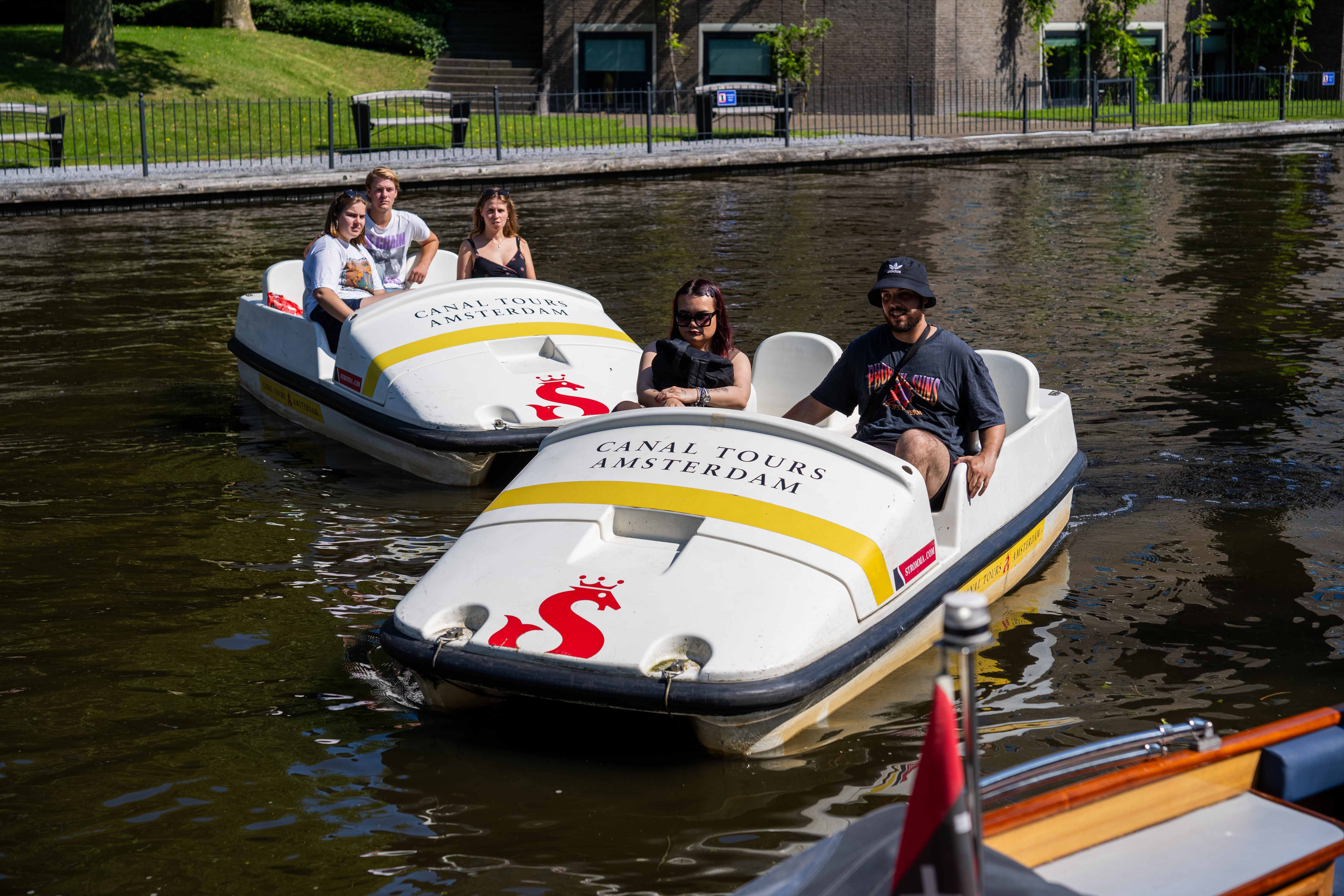 Waterfietsen (Pedal Boats) Amsterdam 2