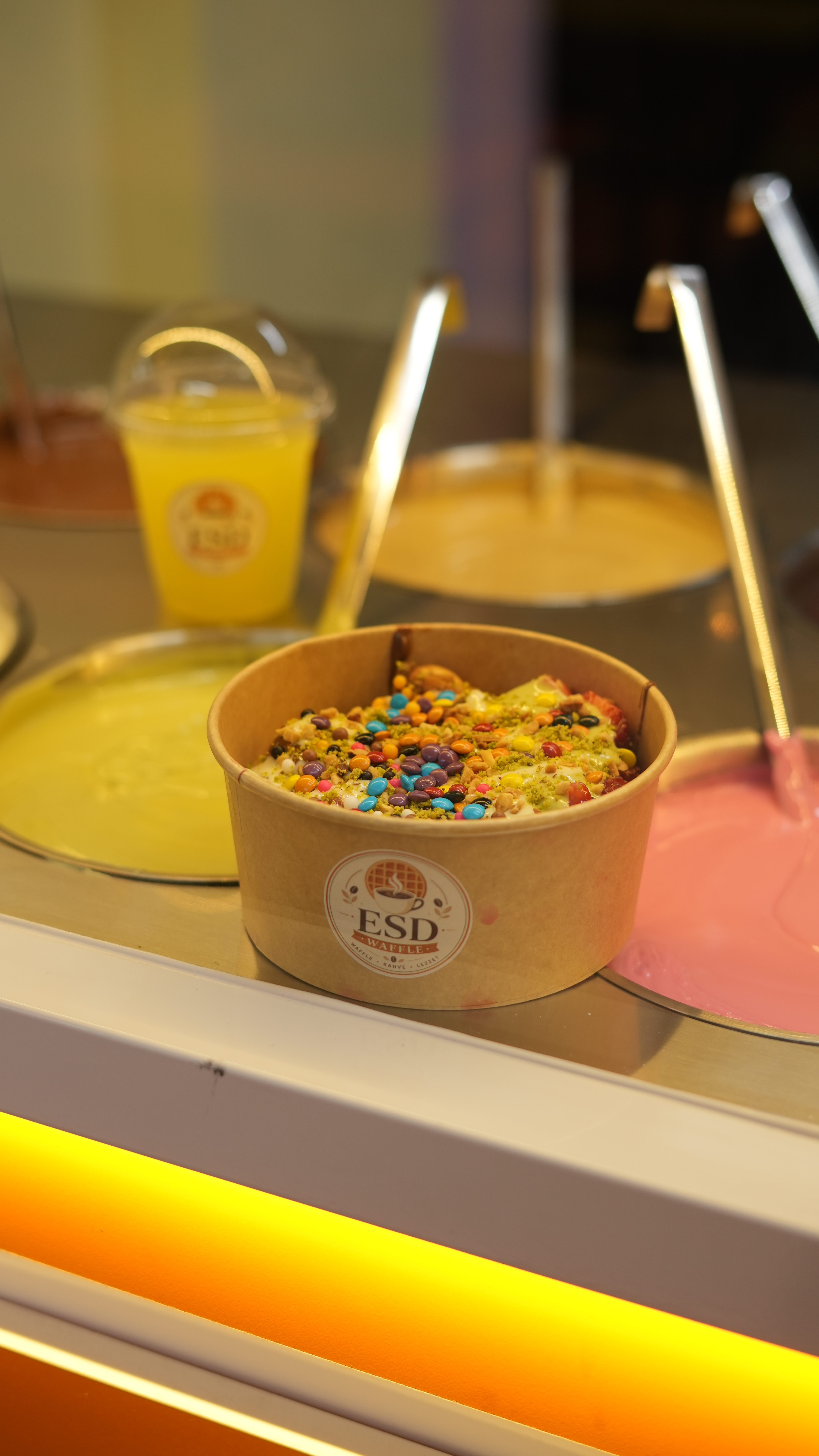 ESD Waffle çikolatalı tatlı yakın plan