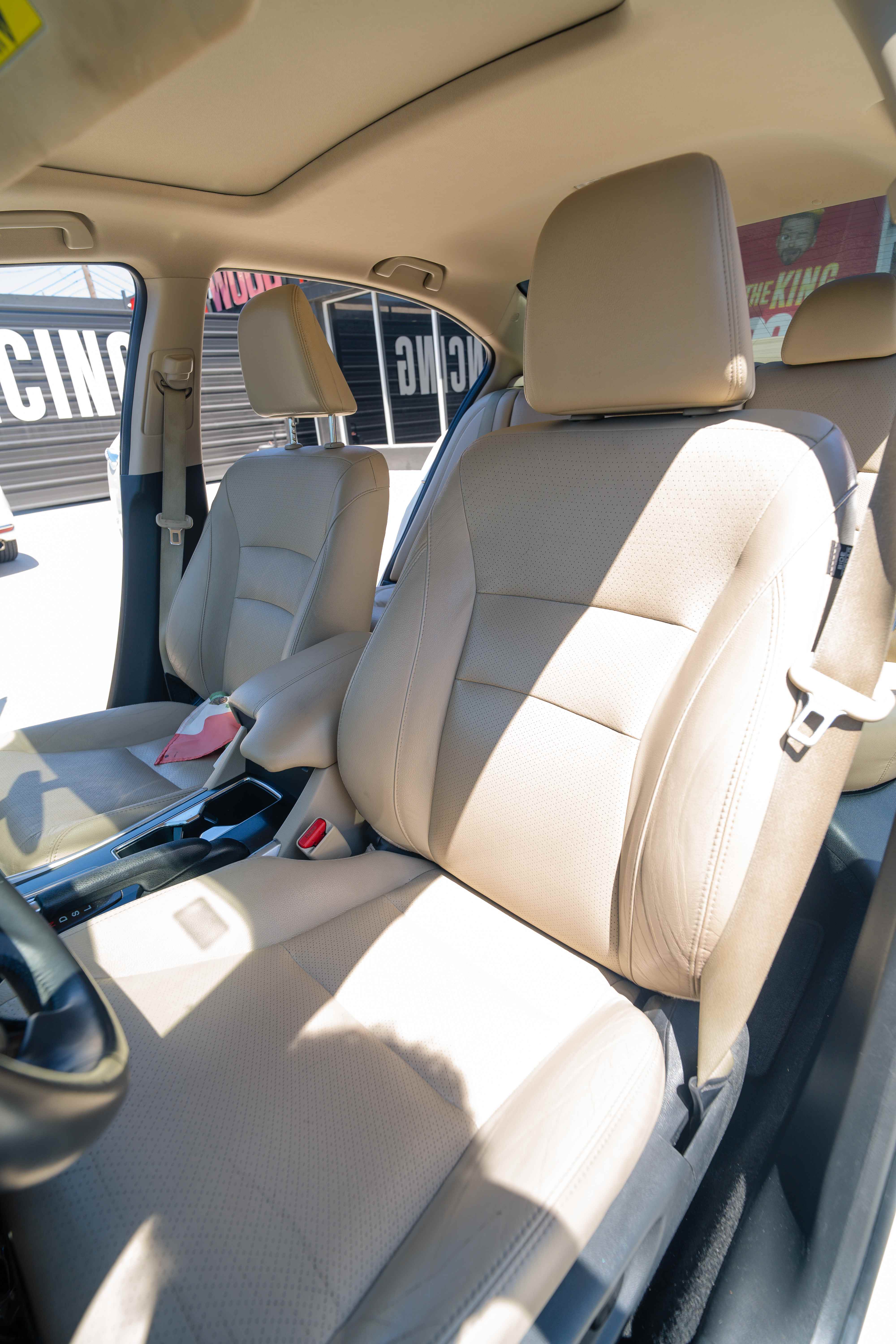 2017 Honda Accord Sport - Image 10