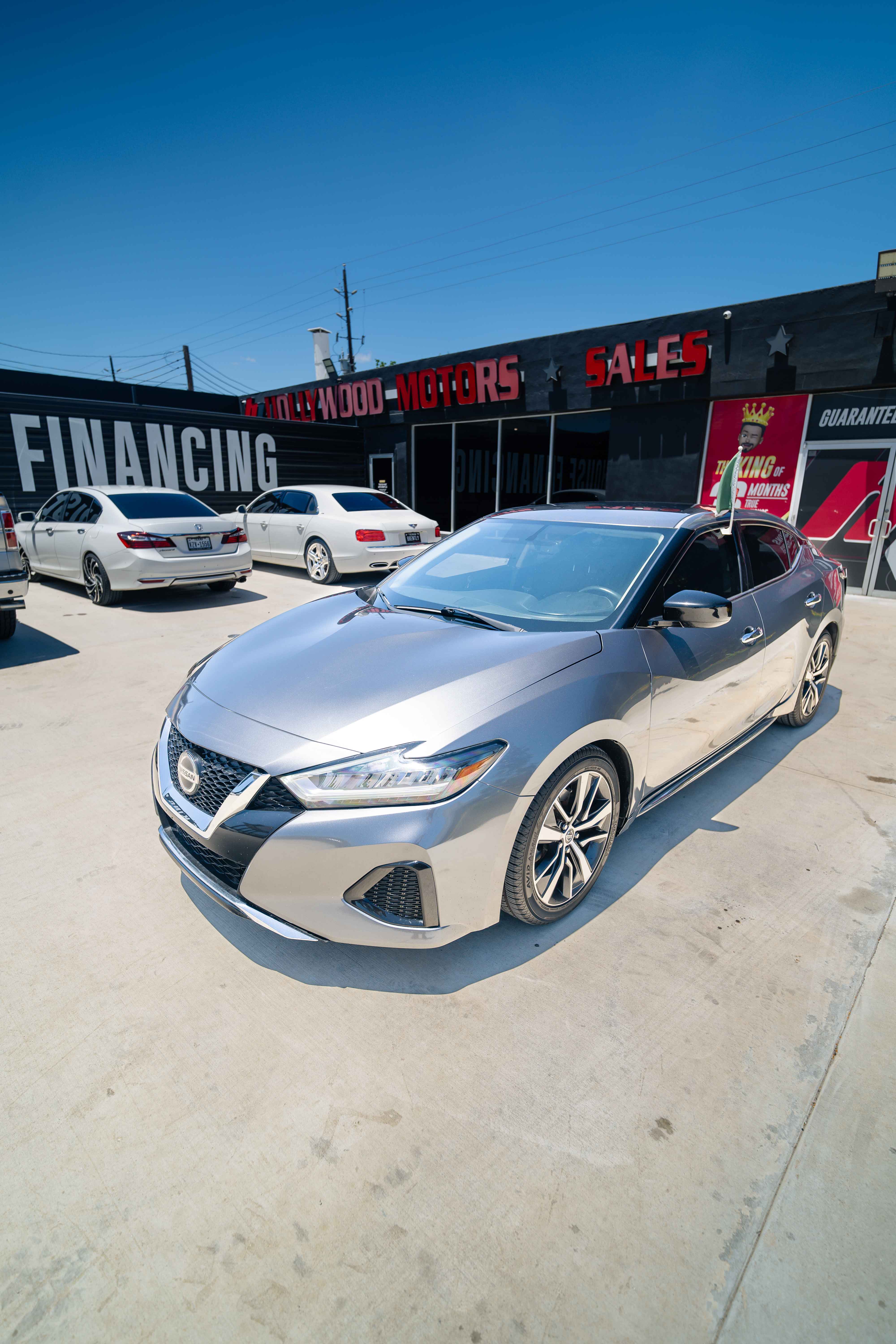 2019 Nissan Maxima - Image 2