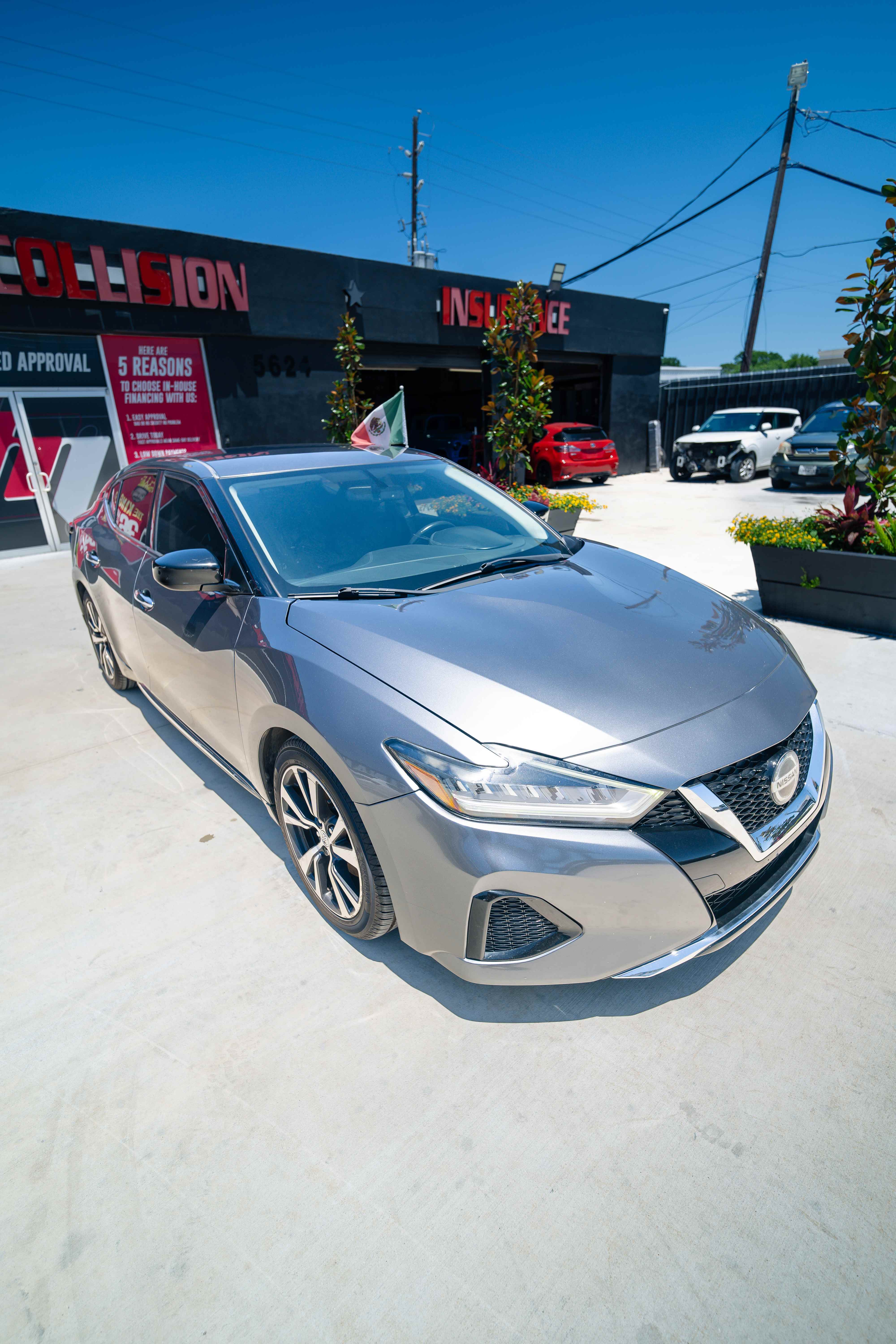 2019 Nissan Maxima - Image 3