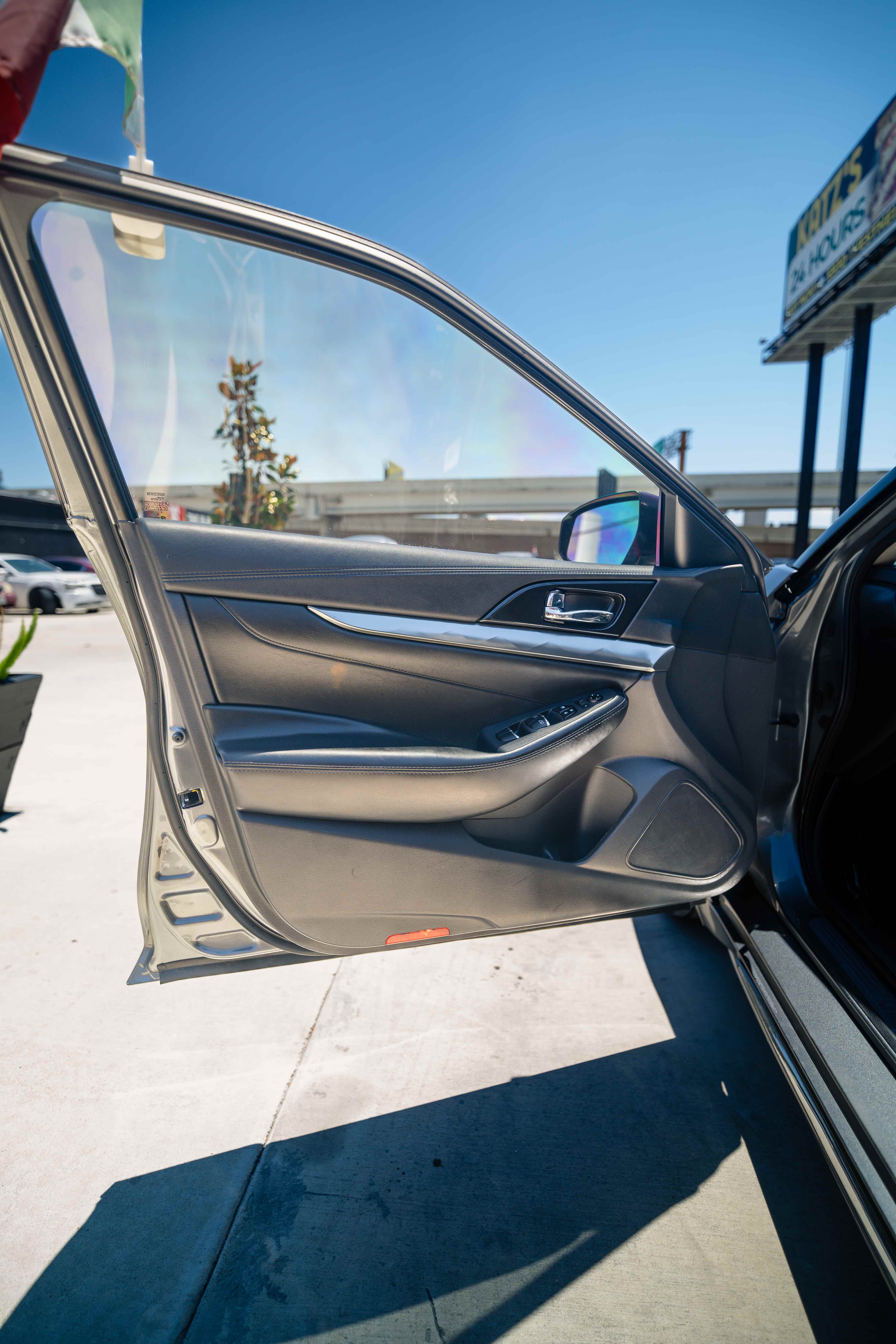2019 Nissan Maxima - Image 14