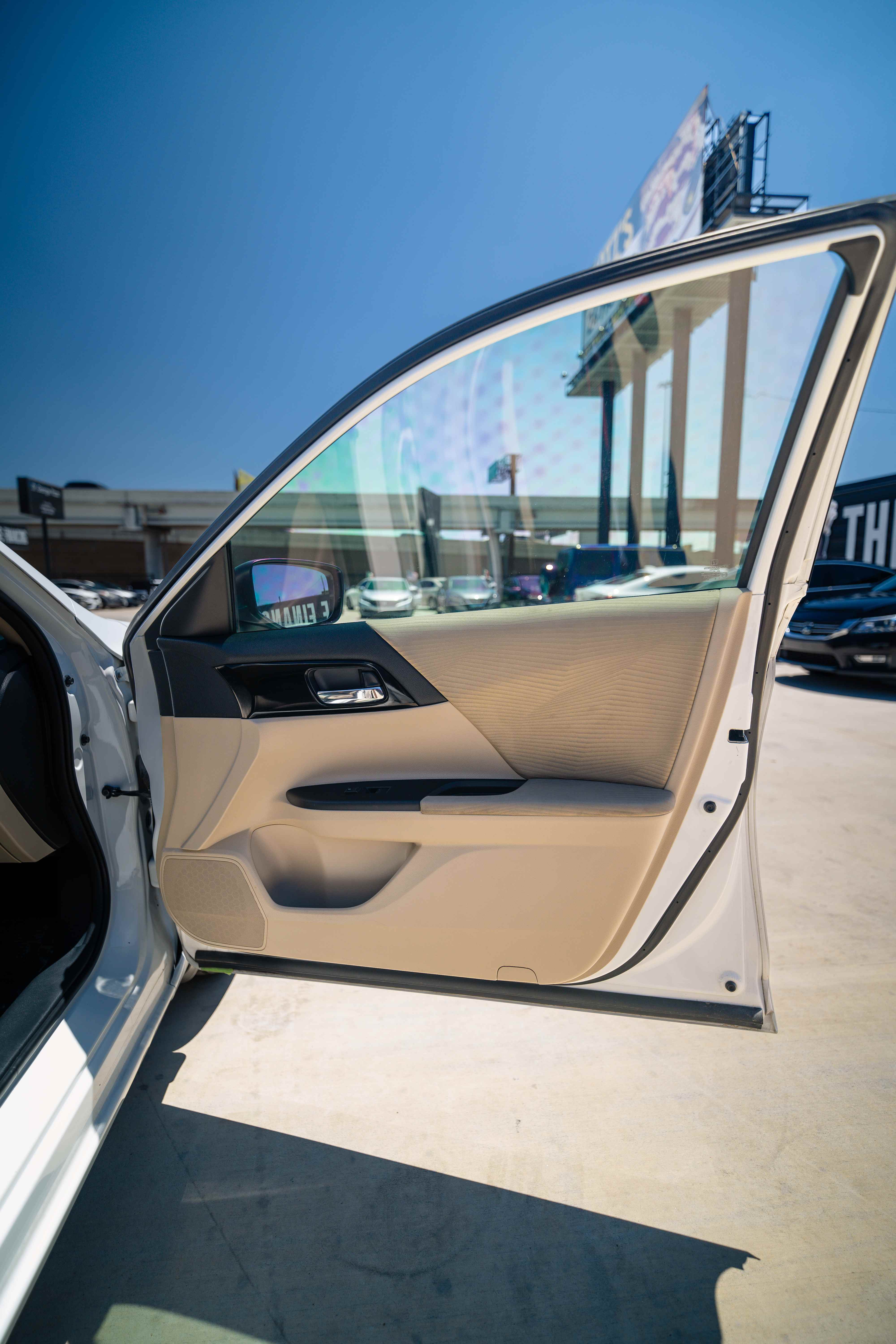 2016 Honda Accord - Image 15