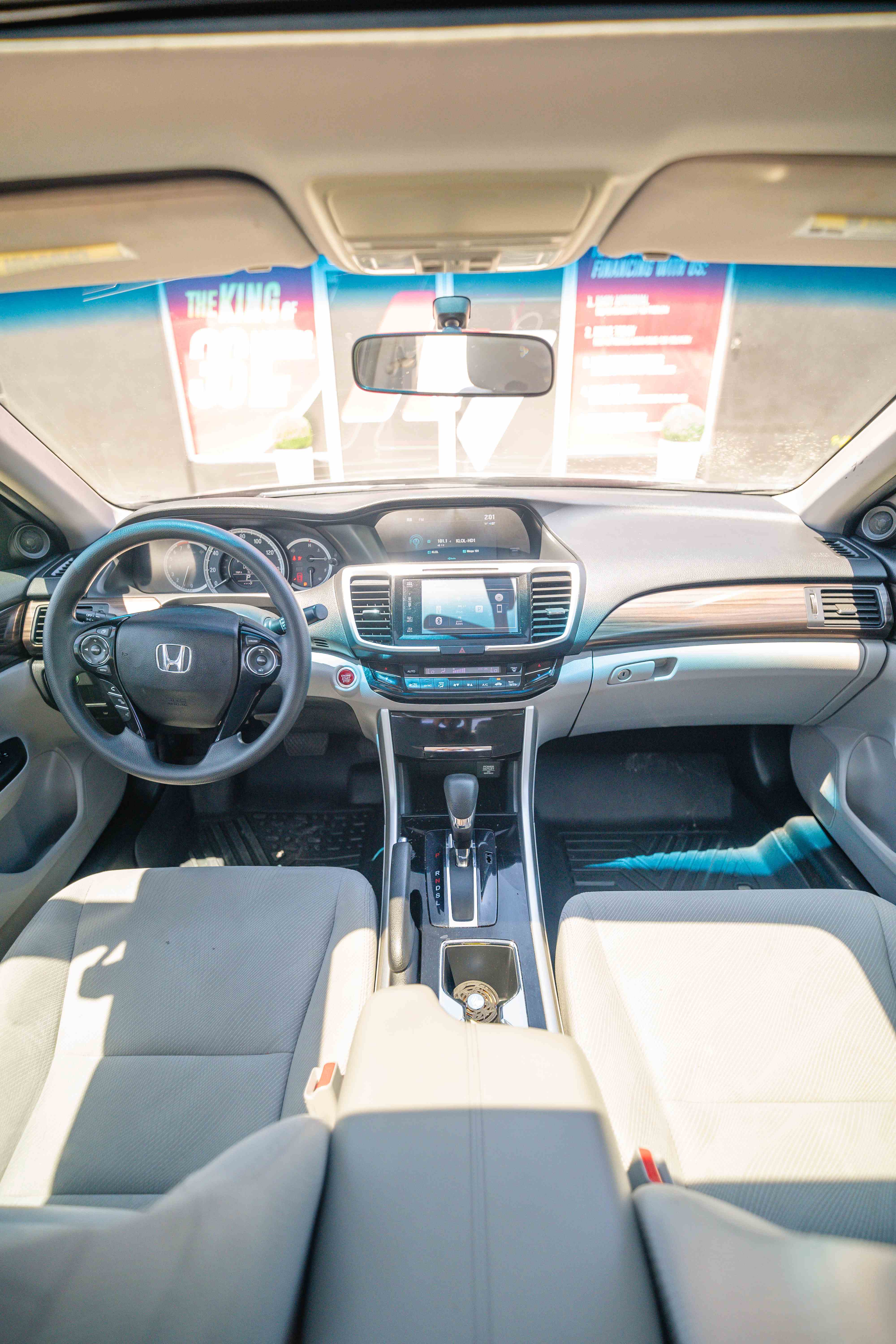 2017 Honda Accord EX-L - Image 9