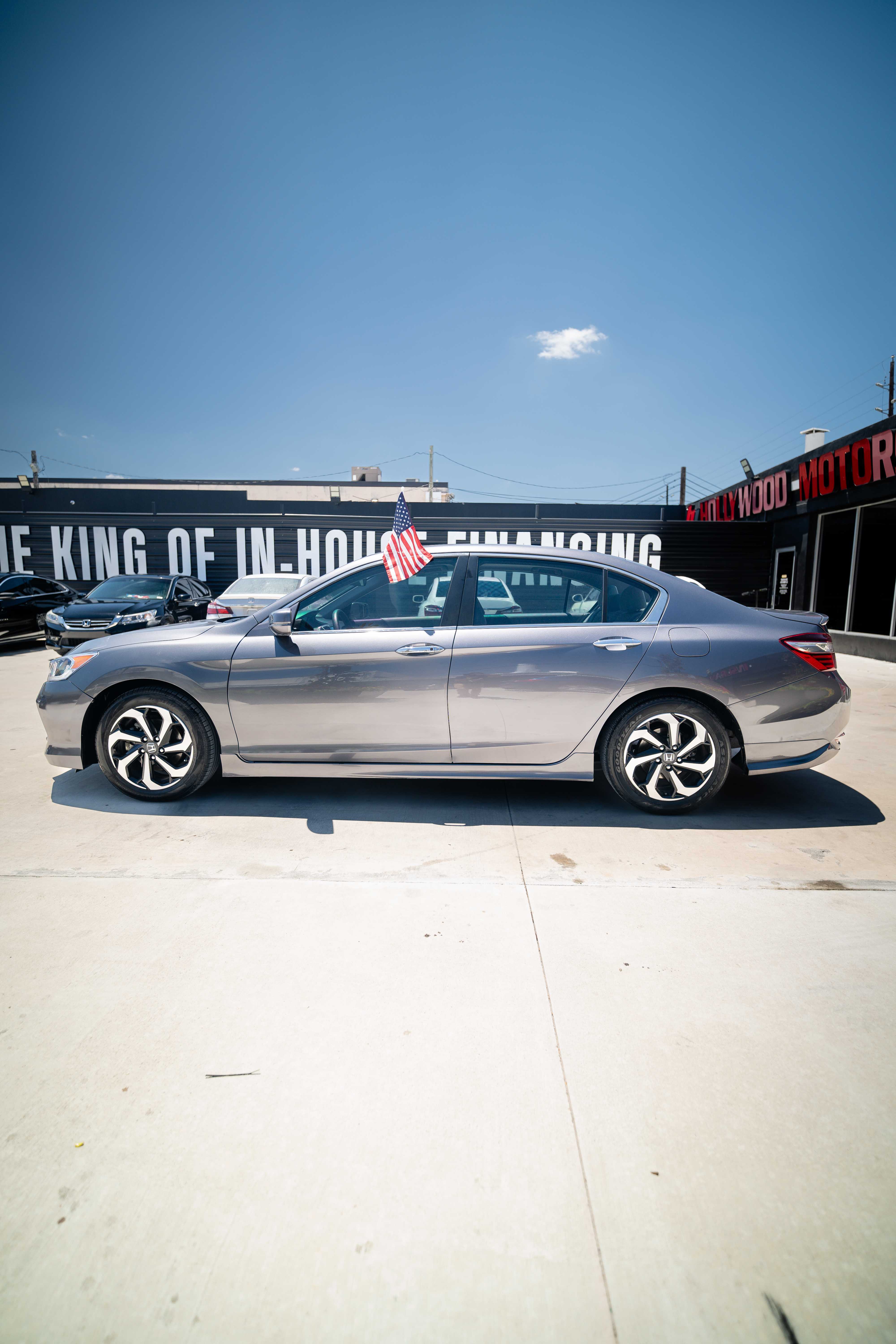 2017 Honda Accord EX-L - Image 4