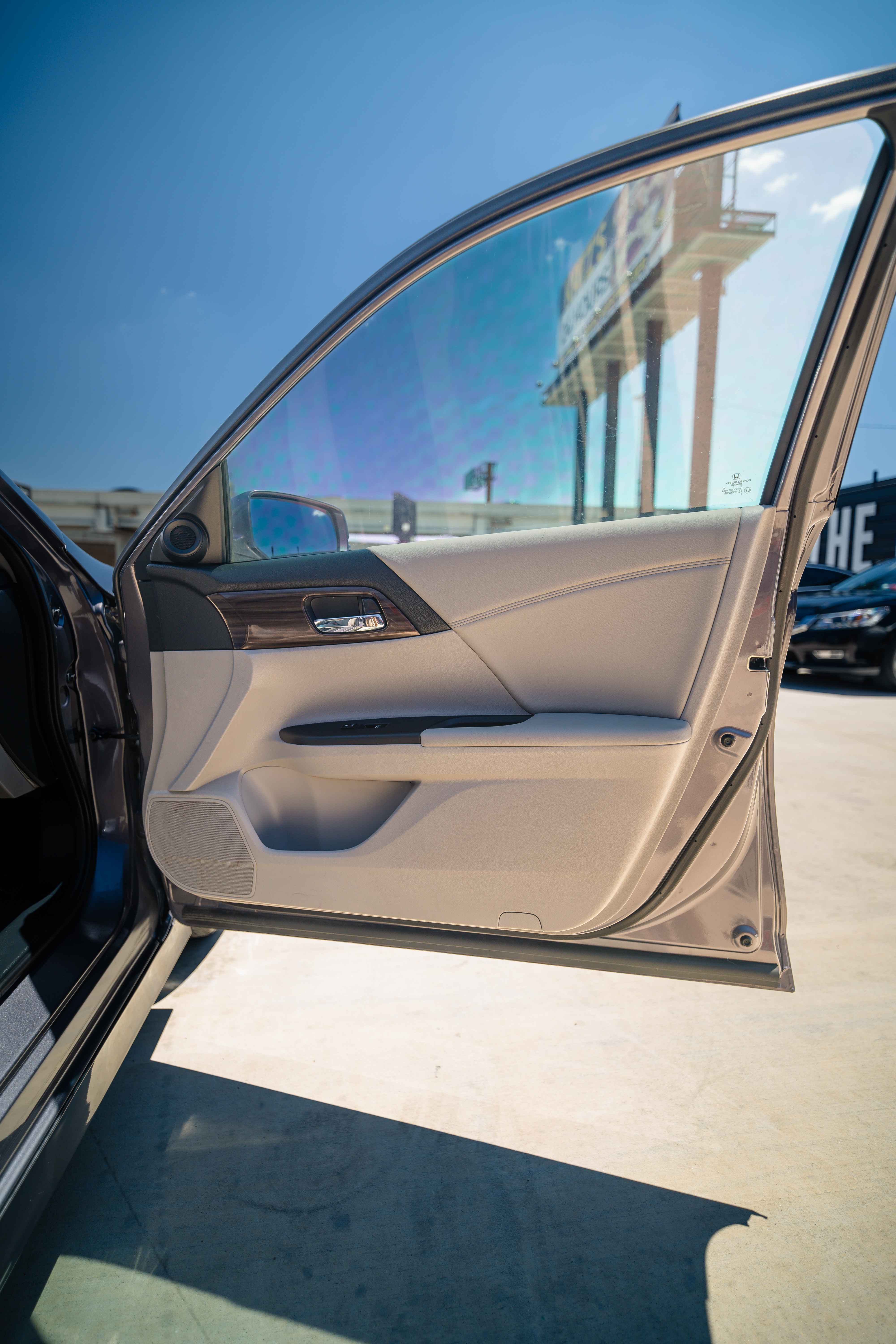 2017 Honda Accord EX-L - Image 15