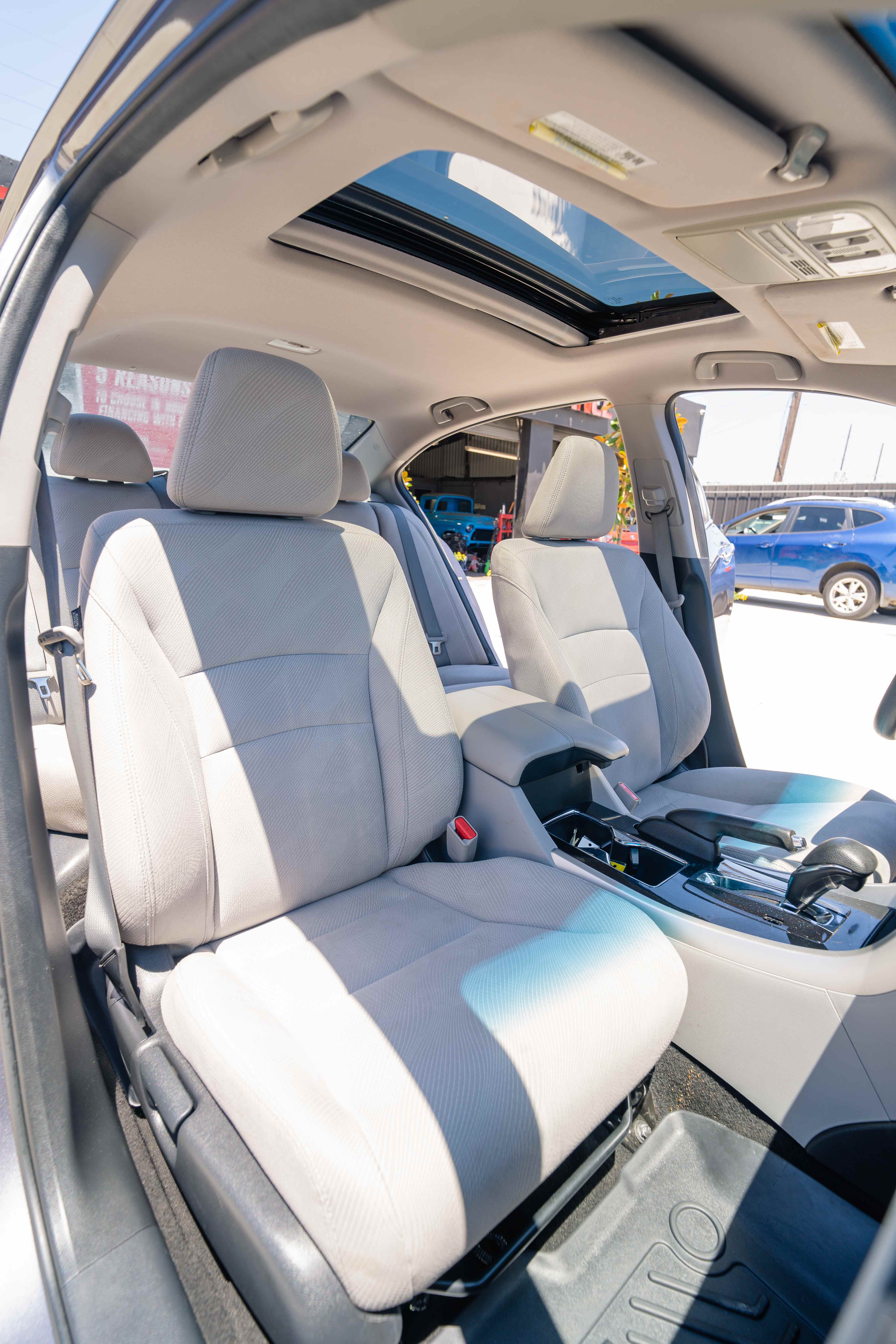 2017 Honda Accord EX-L - Image 11