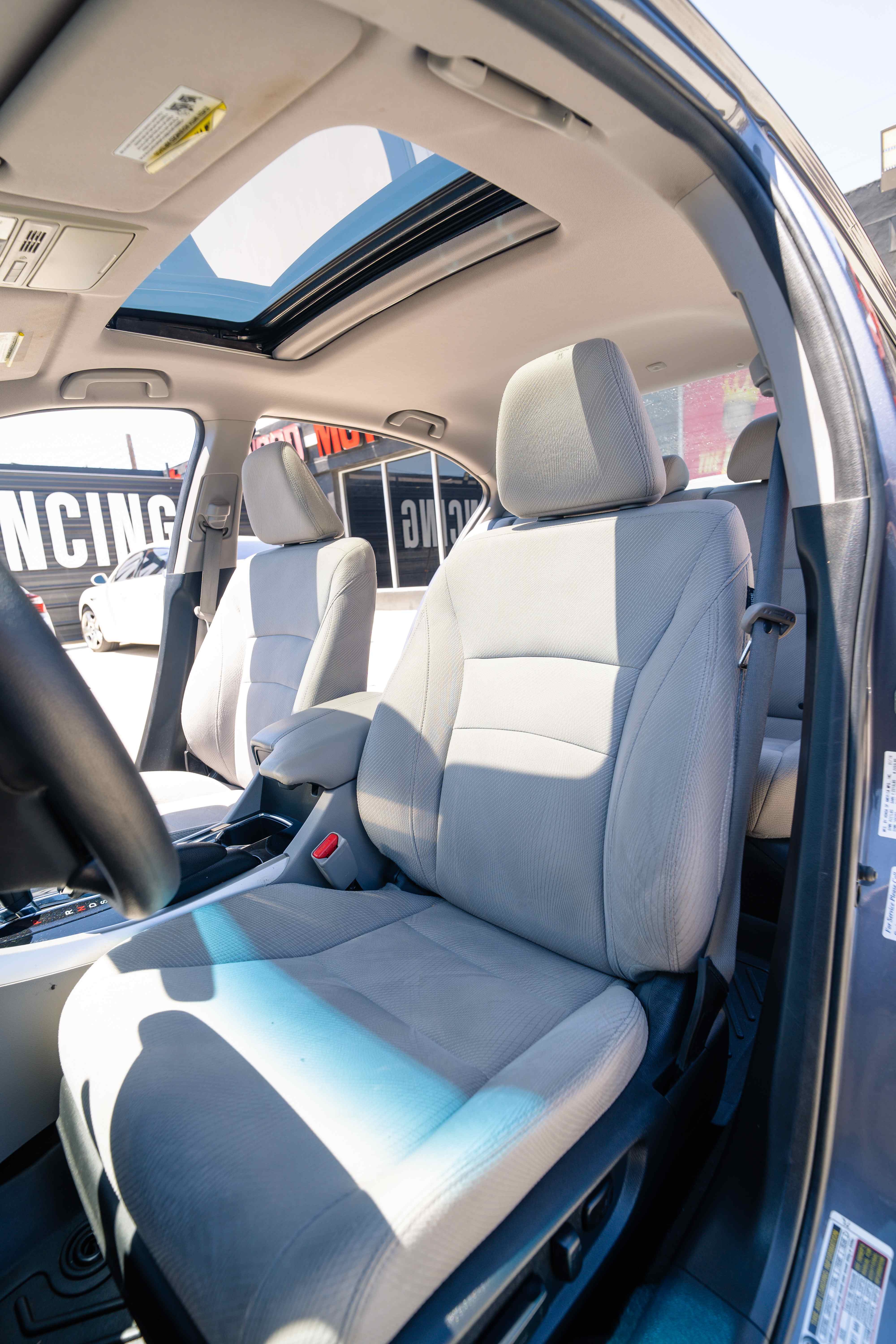 2017 Honda Accord EX-L - Image 10