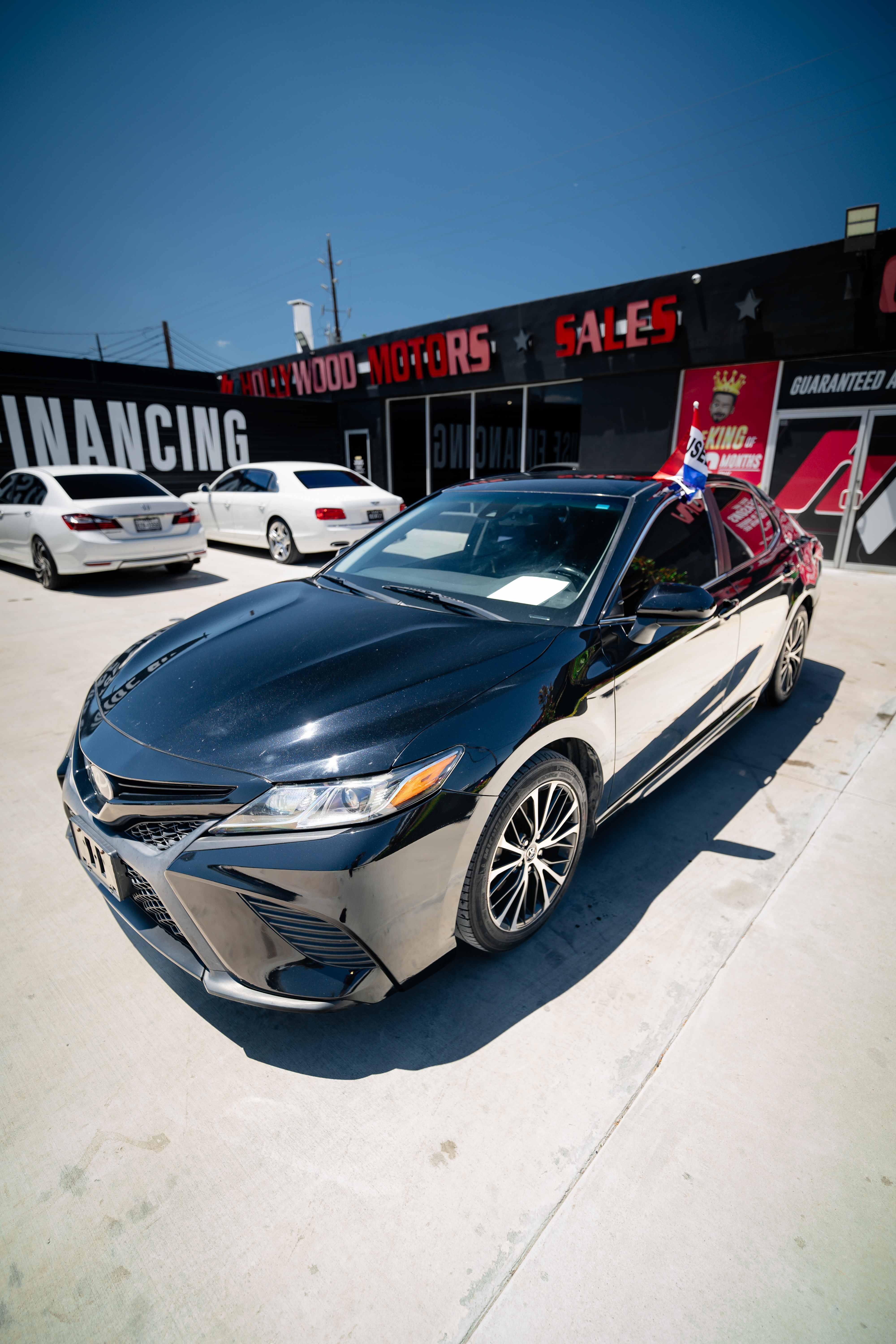 2020 Toyota Camry SE - Image 2
