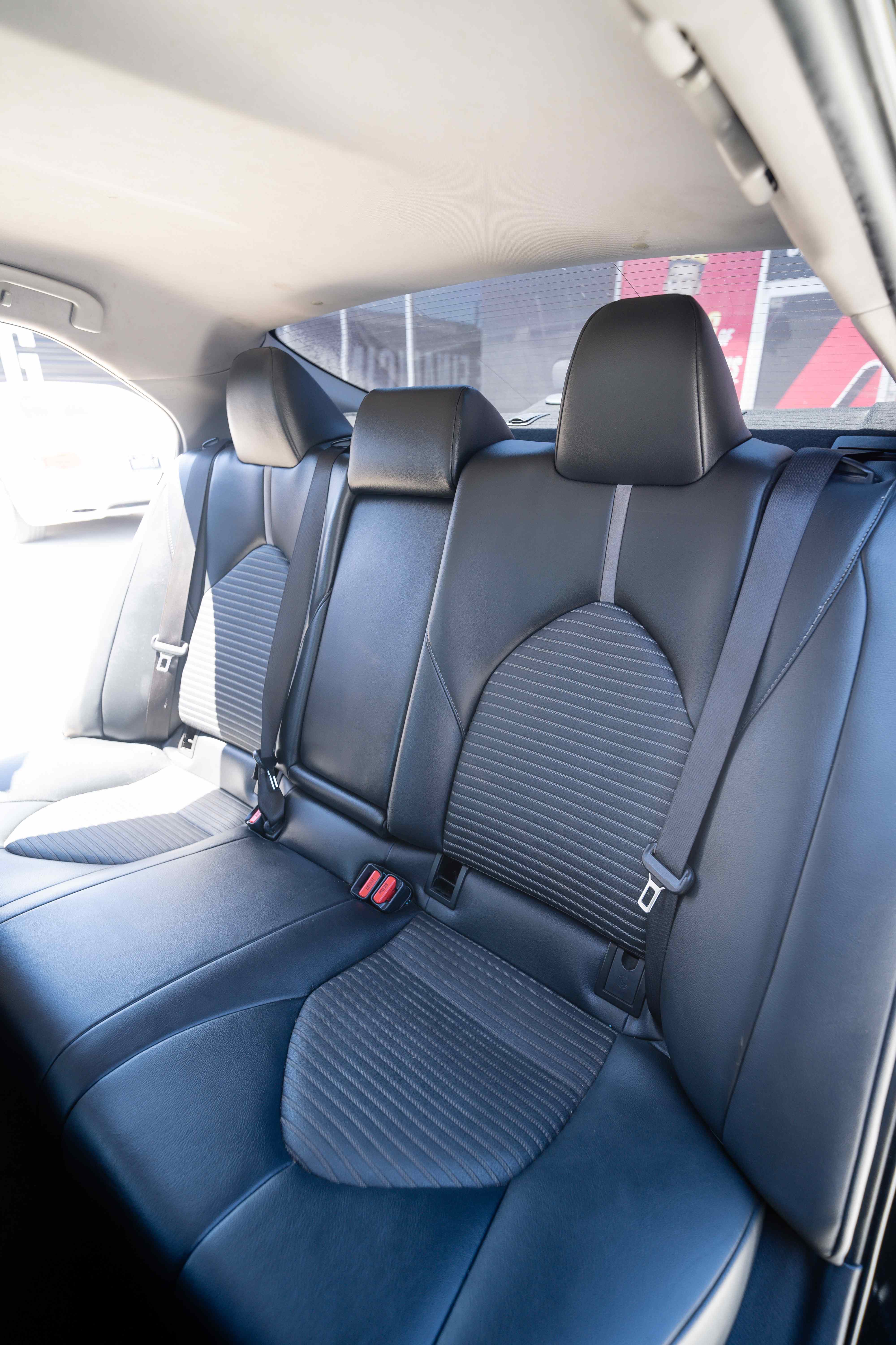 2020 Toyota Camry SE - Image 13
