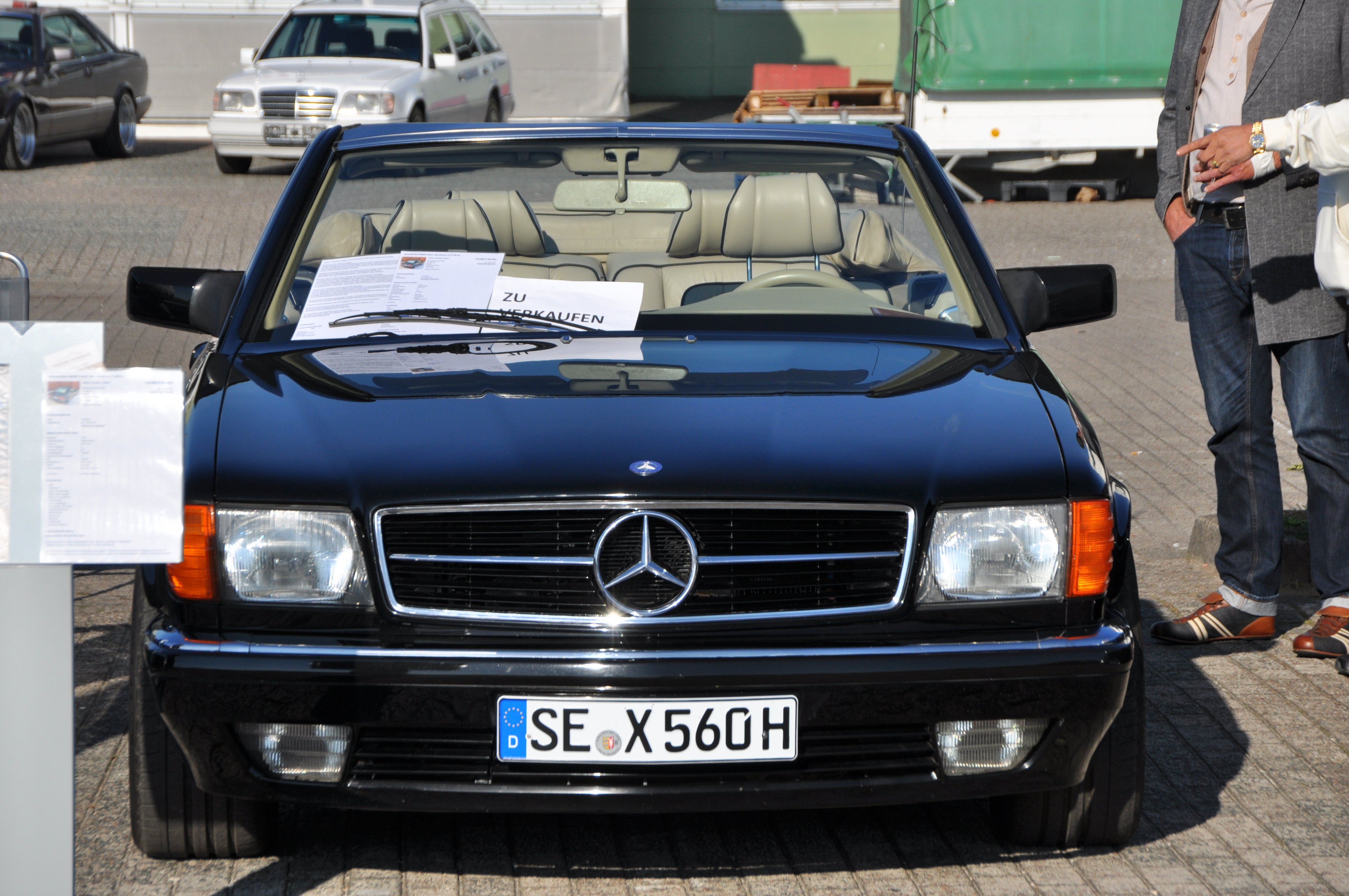 Mercedes 560 SEC dunkelblau Frontansicht