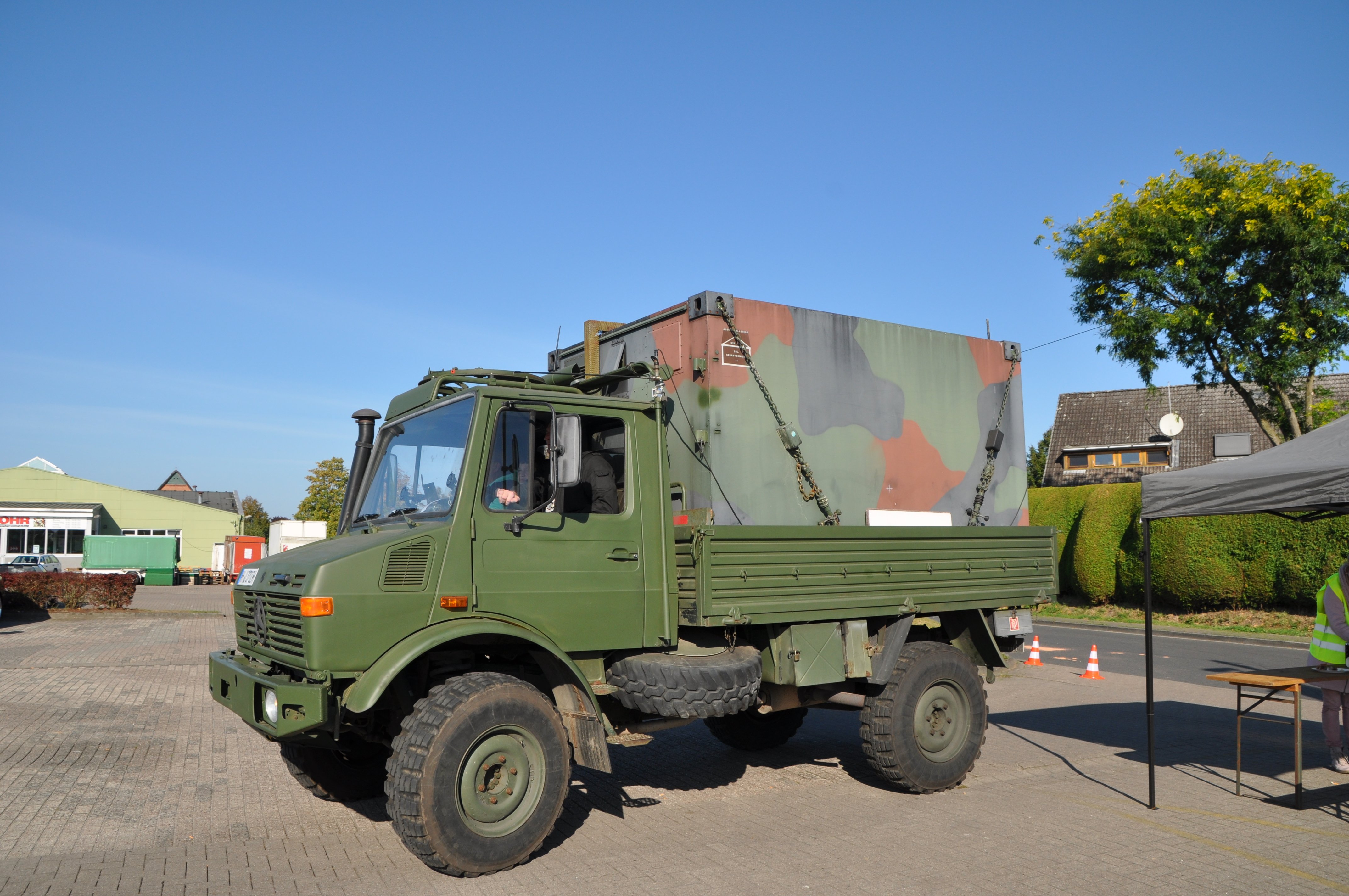 Mercedes Unimog Bundeswehr mit Shelter