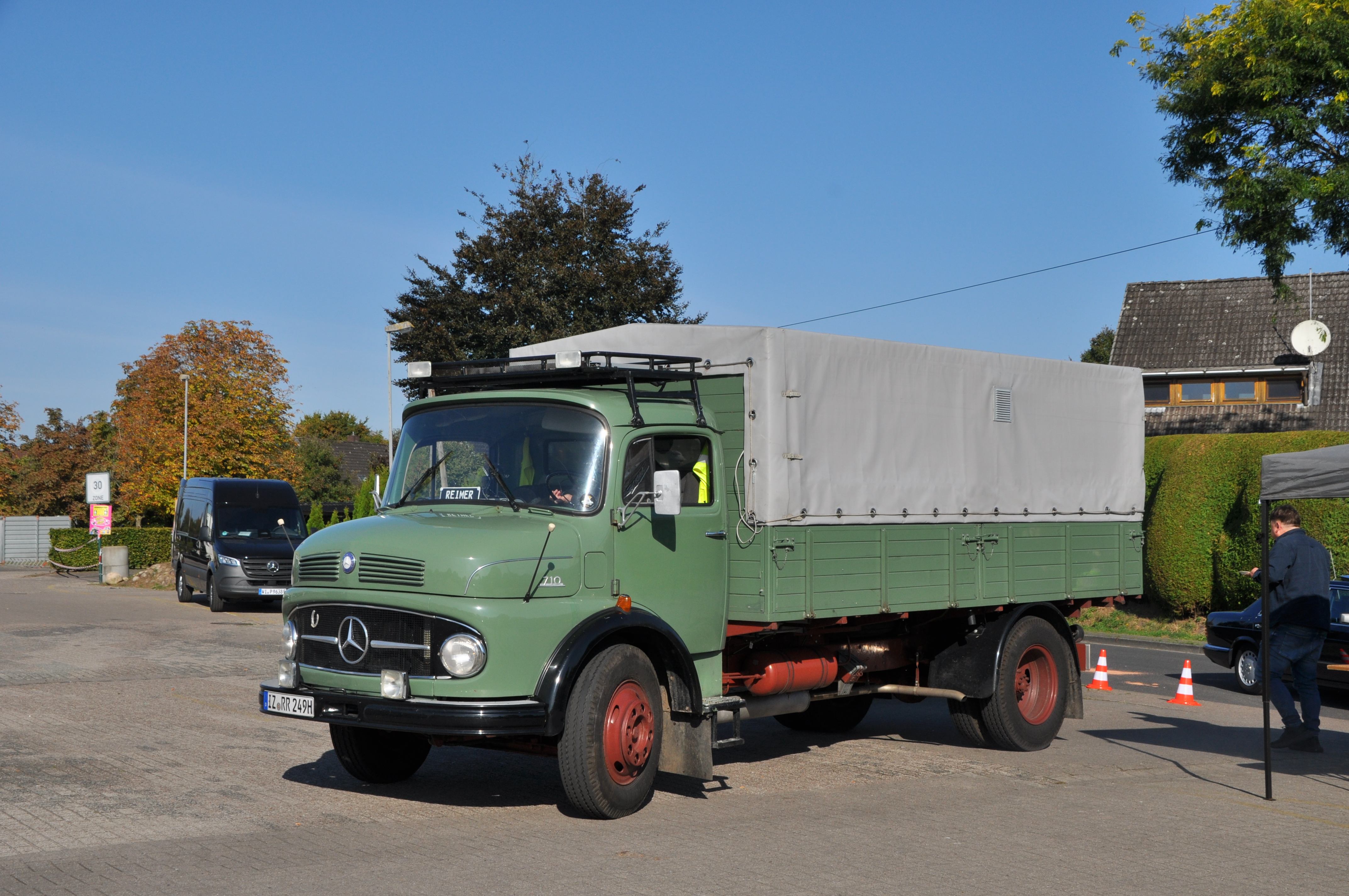 Mercedes Kipper und MB Trac 1600