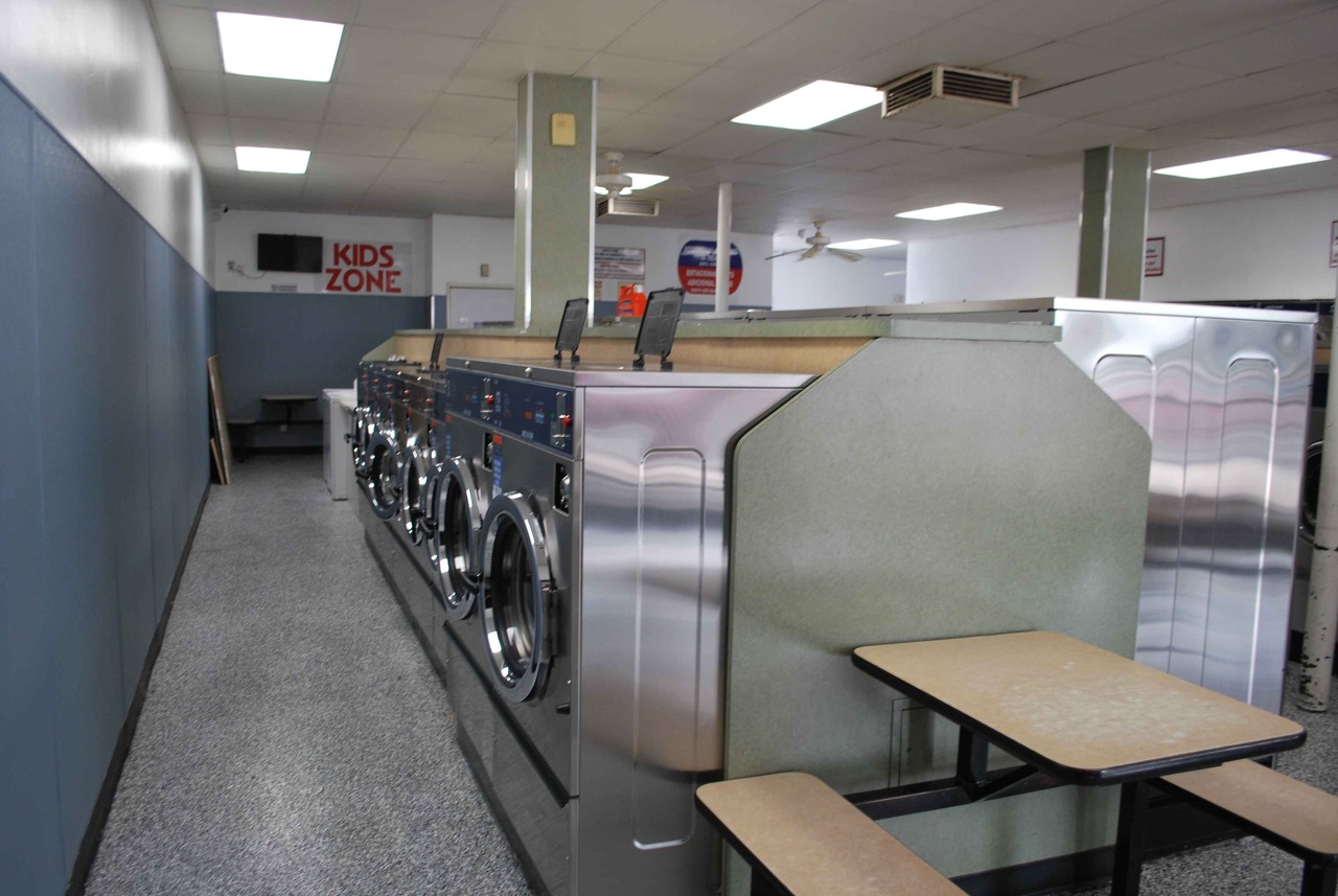 The Laundry Hamper - Coin Laundry & Self-service Laundromat, photo 10 of 12