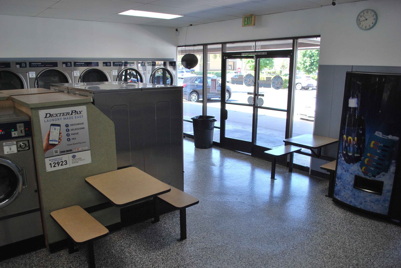 The Laundry Hamper - Coin Laundry & Self-service Laundromat, photo 9 of 12