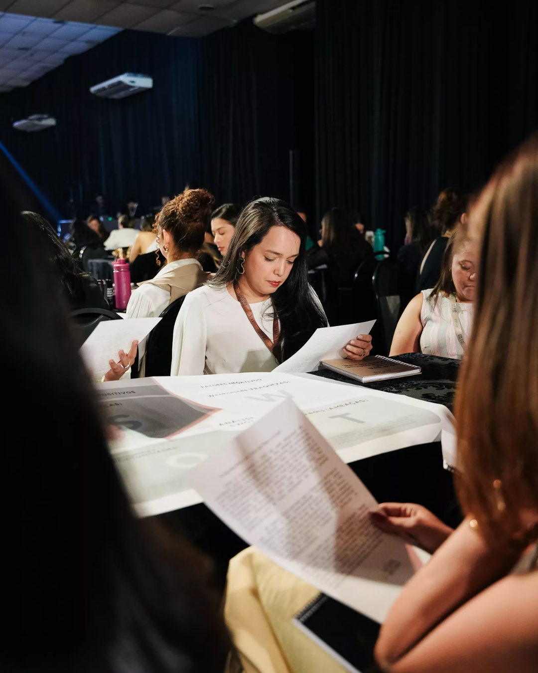 Mulheres participando do evento