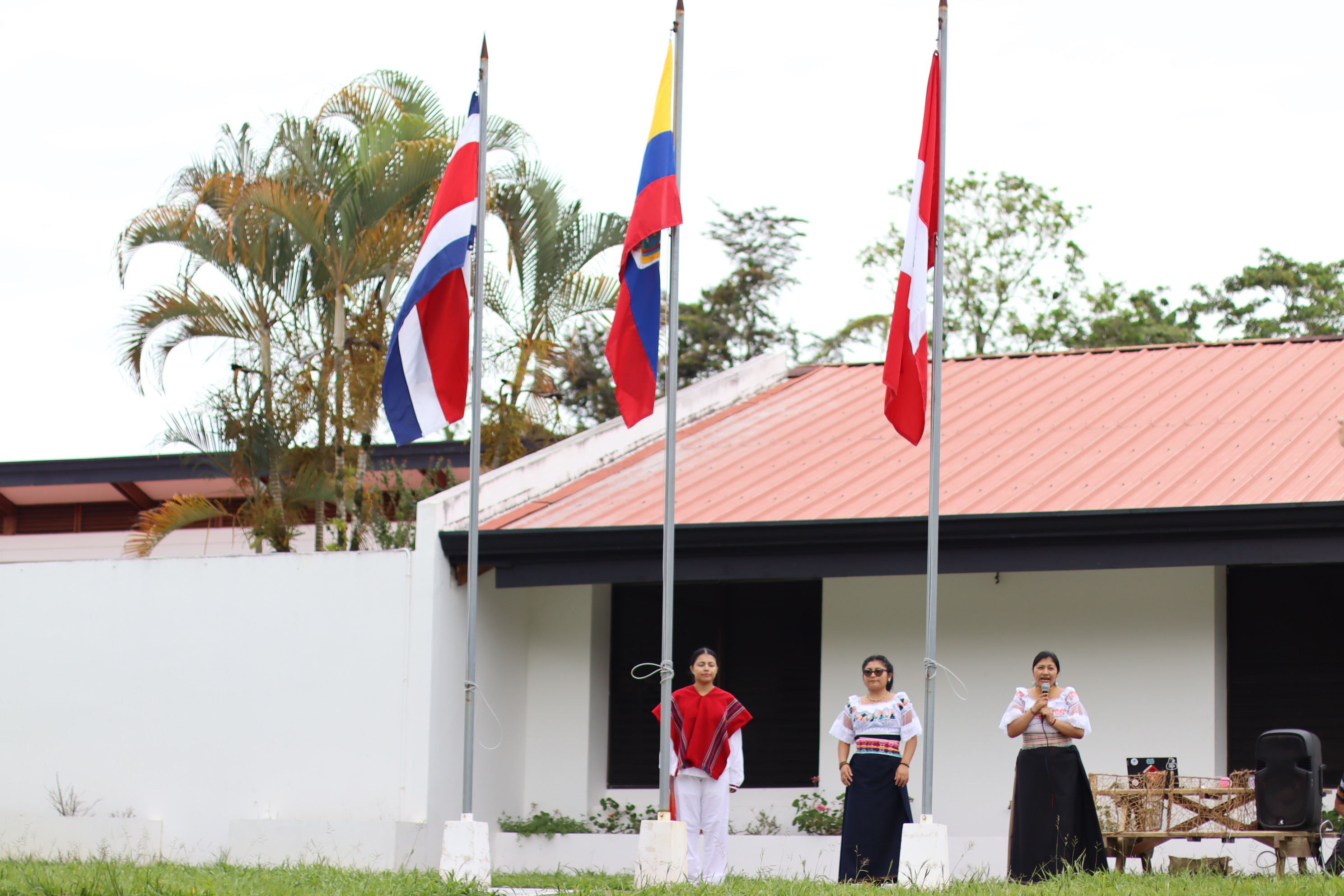 Actividad multicultural con banderas
