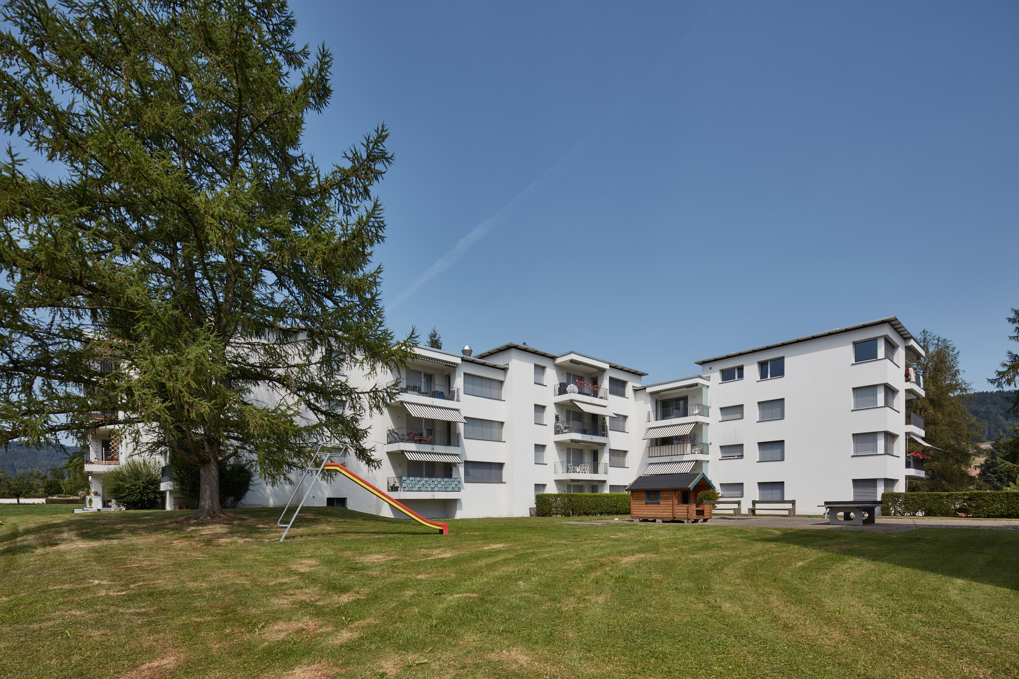 Modernes Einfamilienhaus in grüner Hanglage mit Weitblick