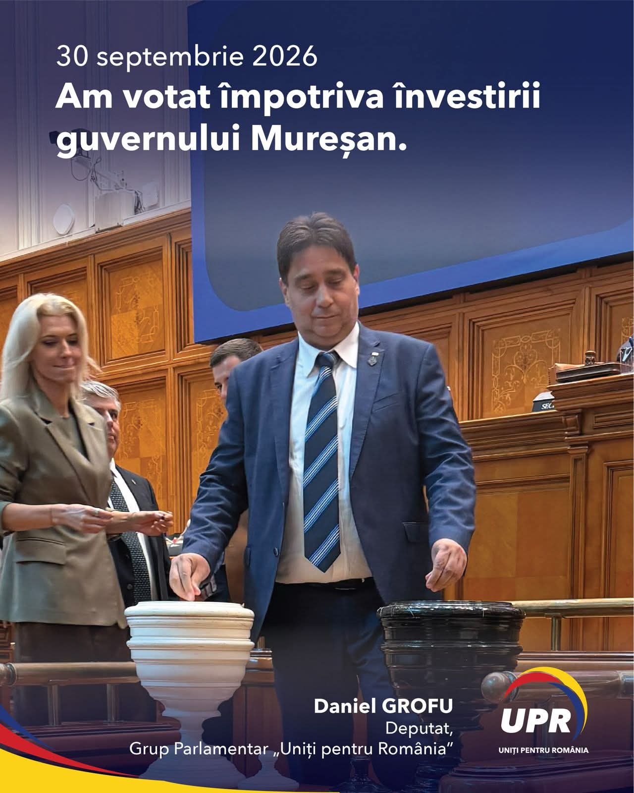 Daniel Grofu în plenul Parlamentului după votul împotriva învestirii Guvernului Mureșan